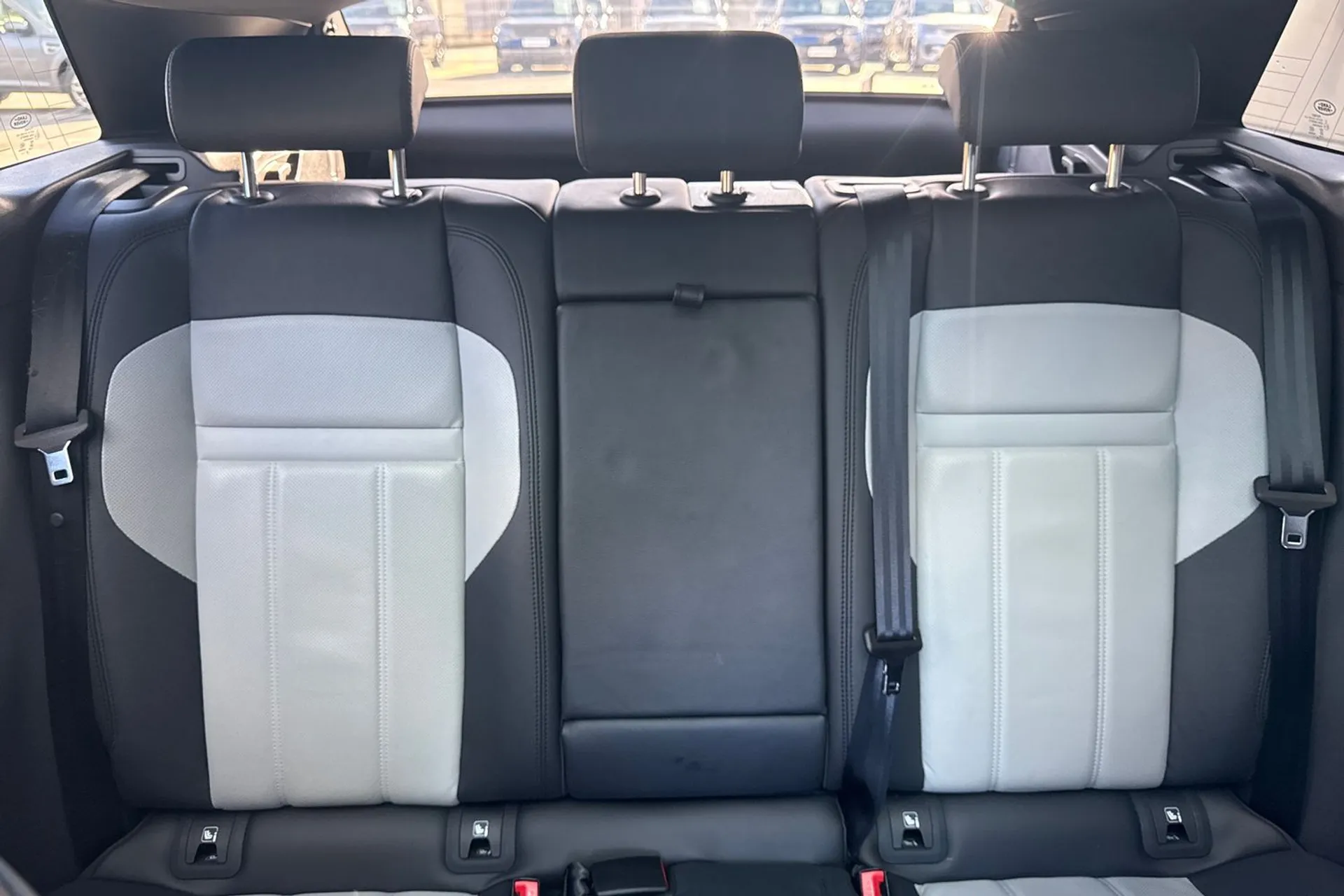 LAND ROVER RANGE ROVER EVOQUE thumbnail image number 39