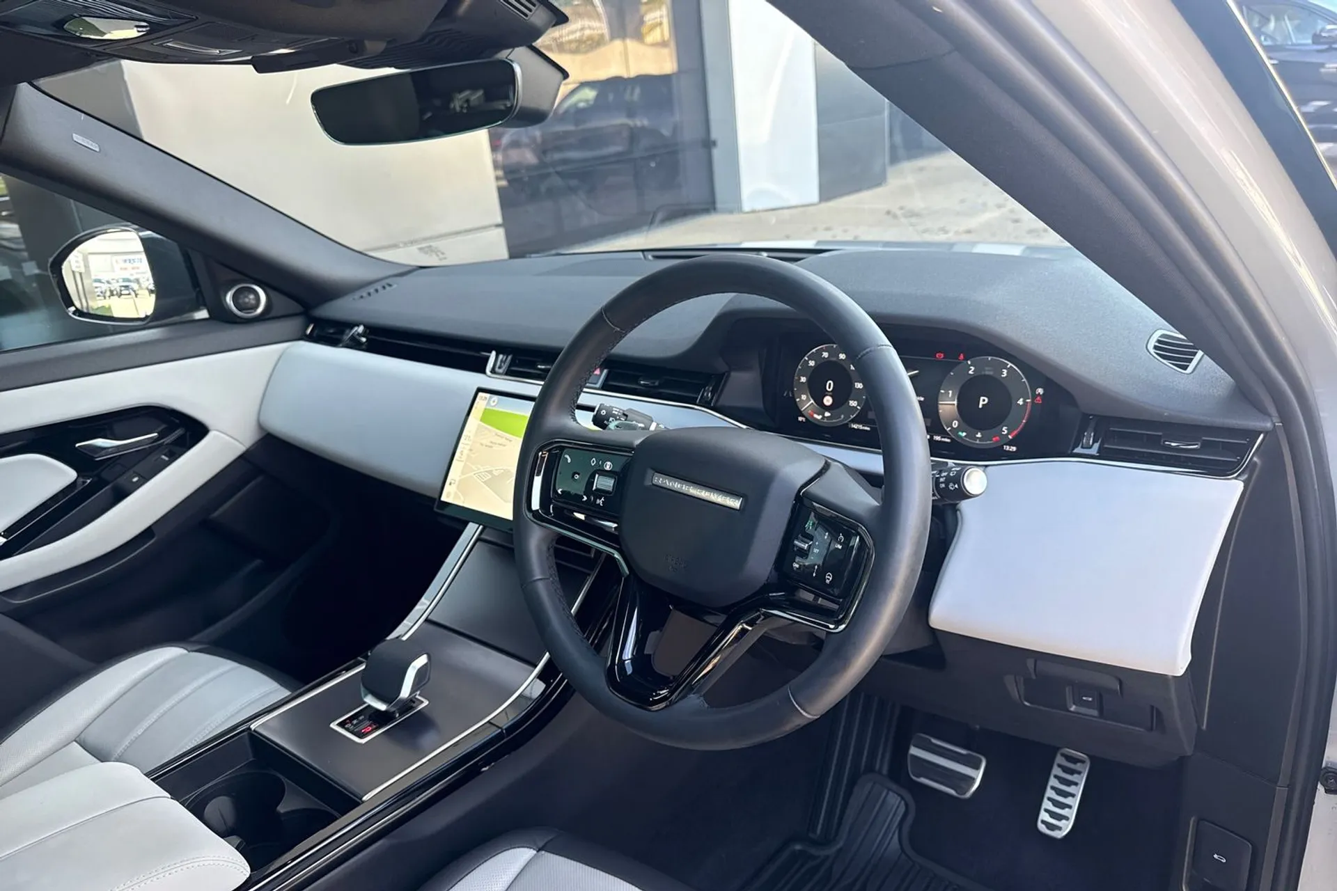 LAND ROVER RANGE ROVER EVOQUE thumbnail image number 17