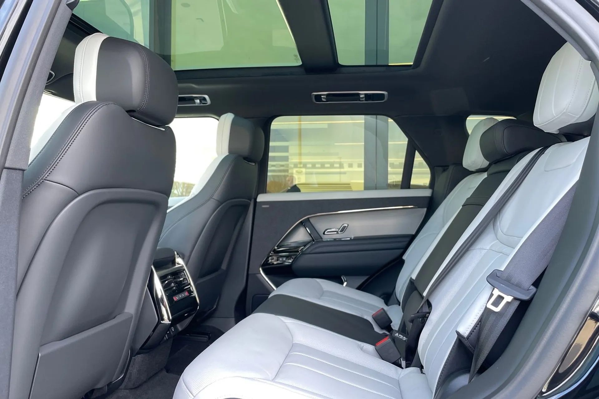 LAND ROVER RANGE ROVER SPORT thumbnail image number 44