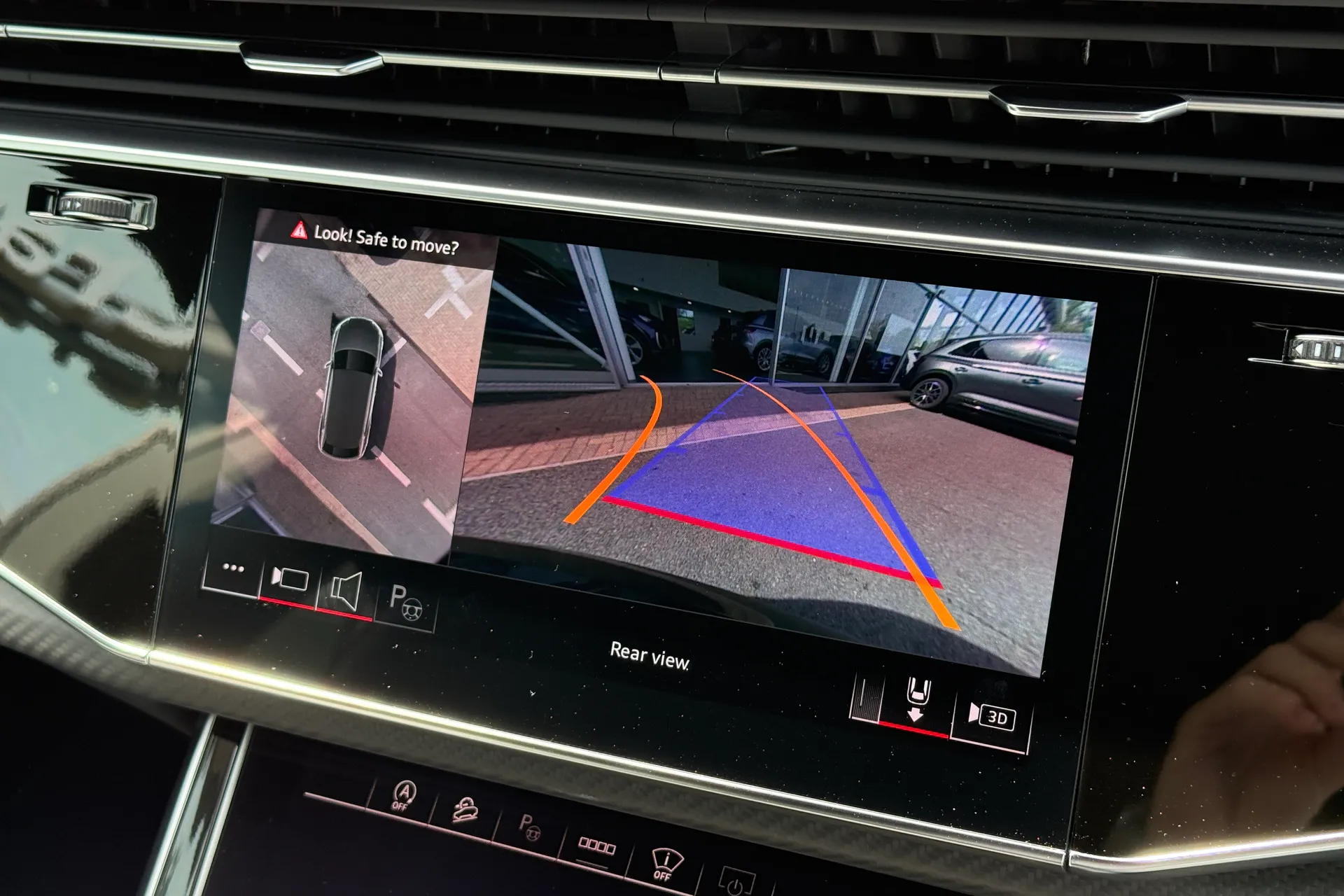 Audi Q8 thumbnail image number 4