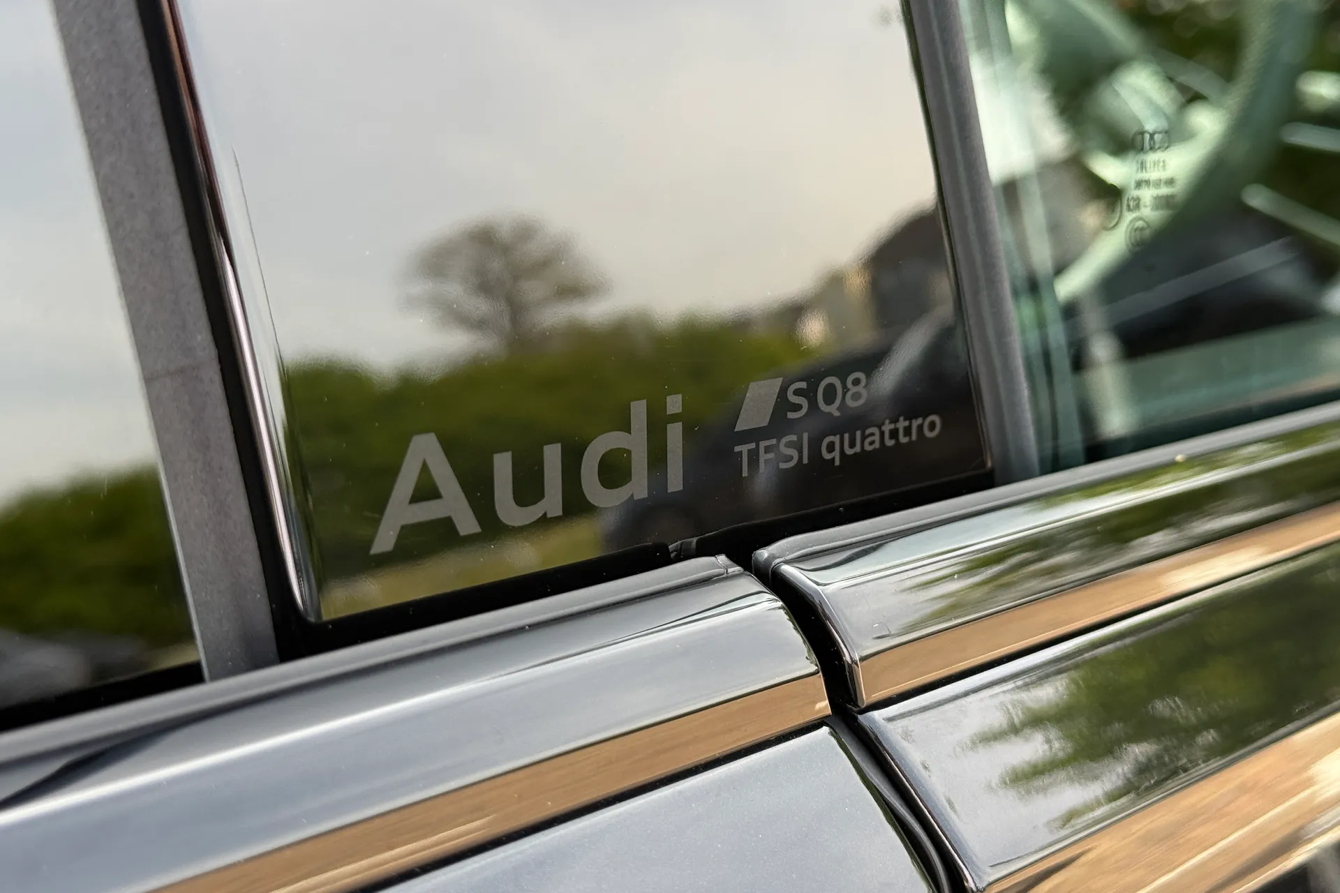 Audi Q8 thumbnail image number 15