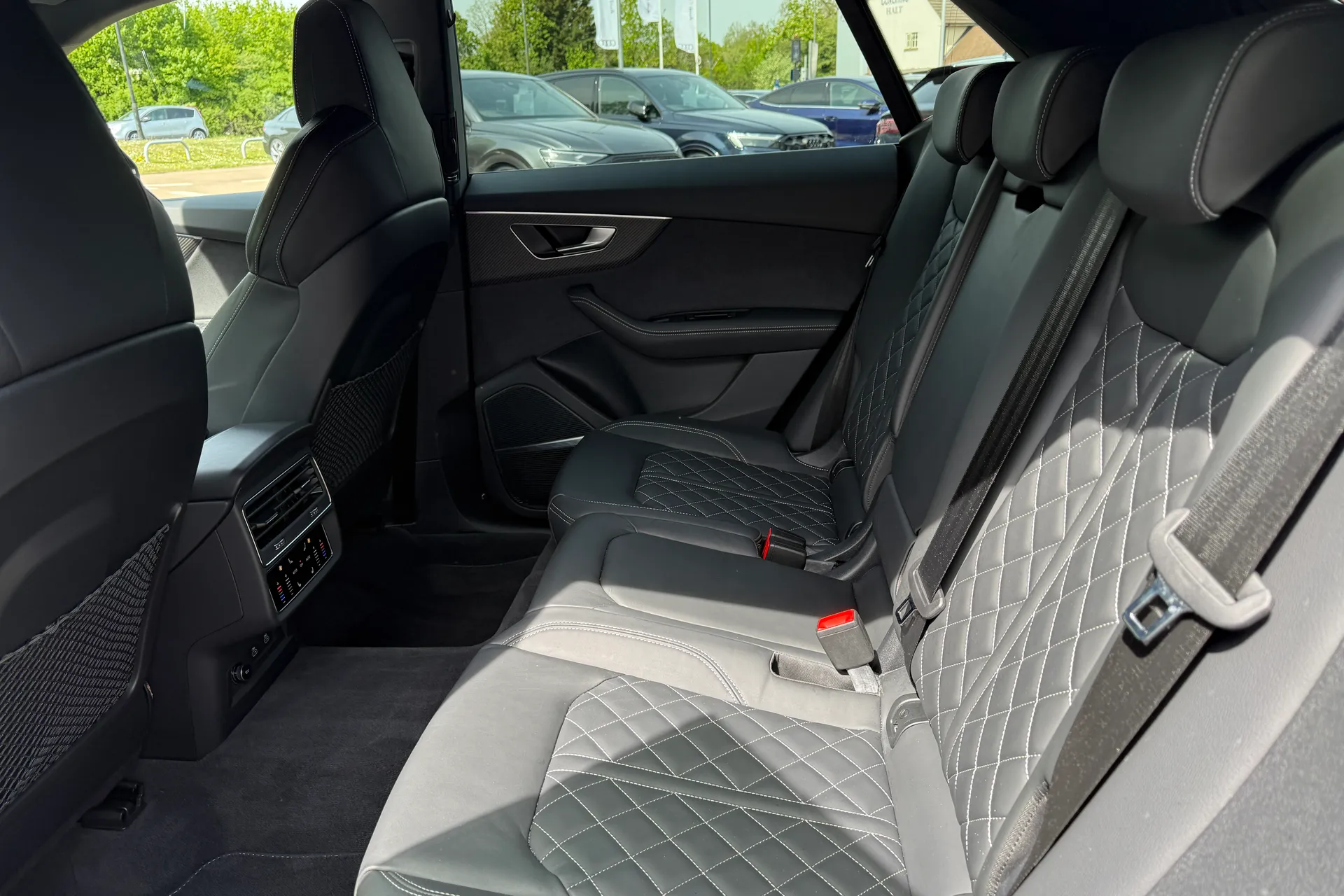 Audi Q8 thumbnail image number 54