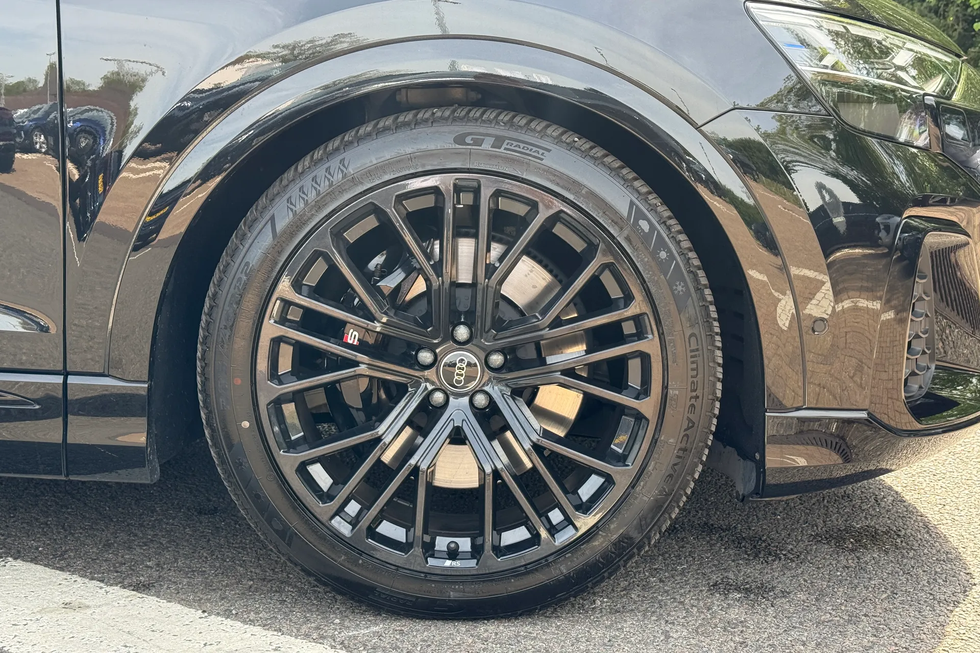 Audi Q8 thumbnail image number 32