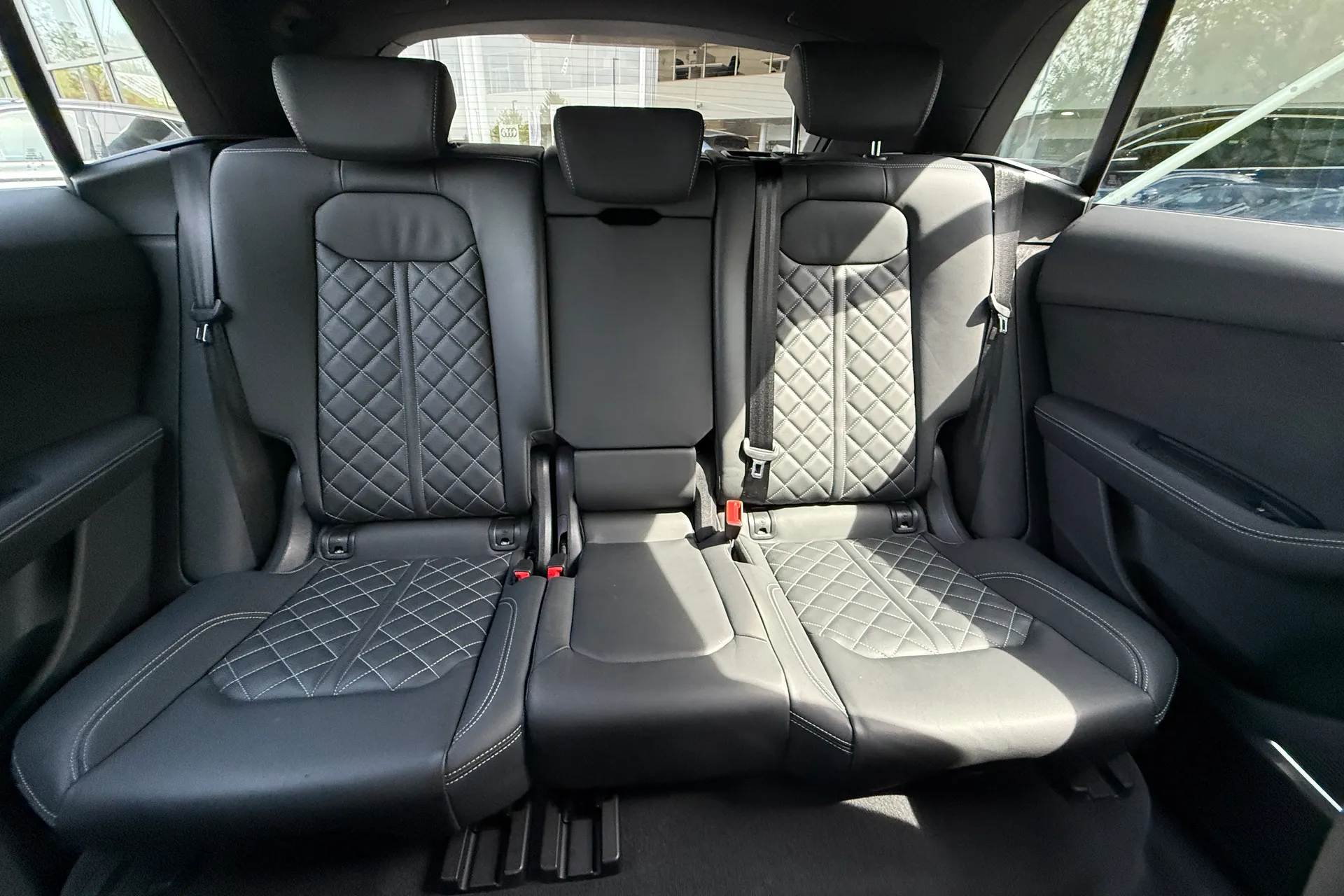 Audi Q8 thumbnail image number 31