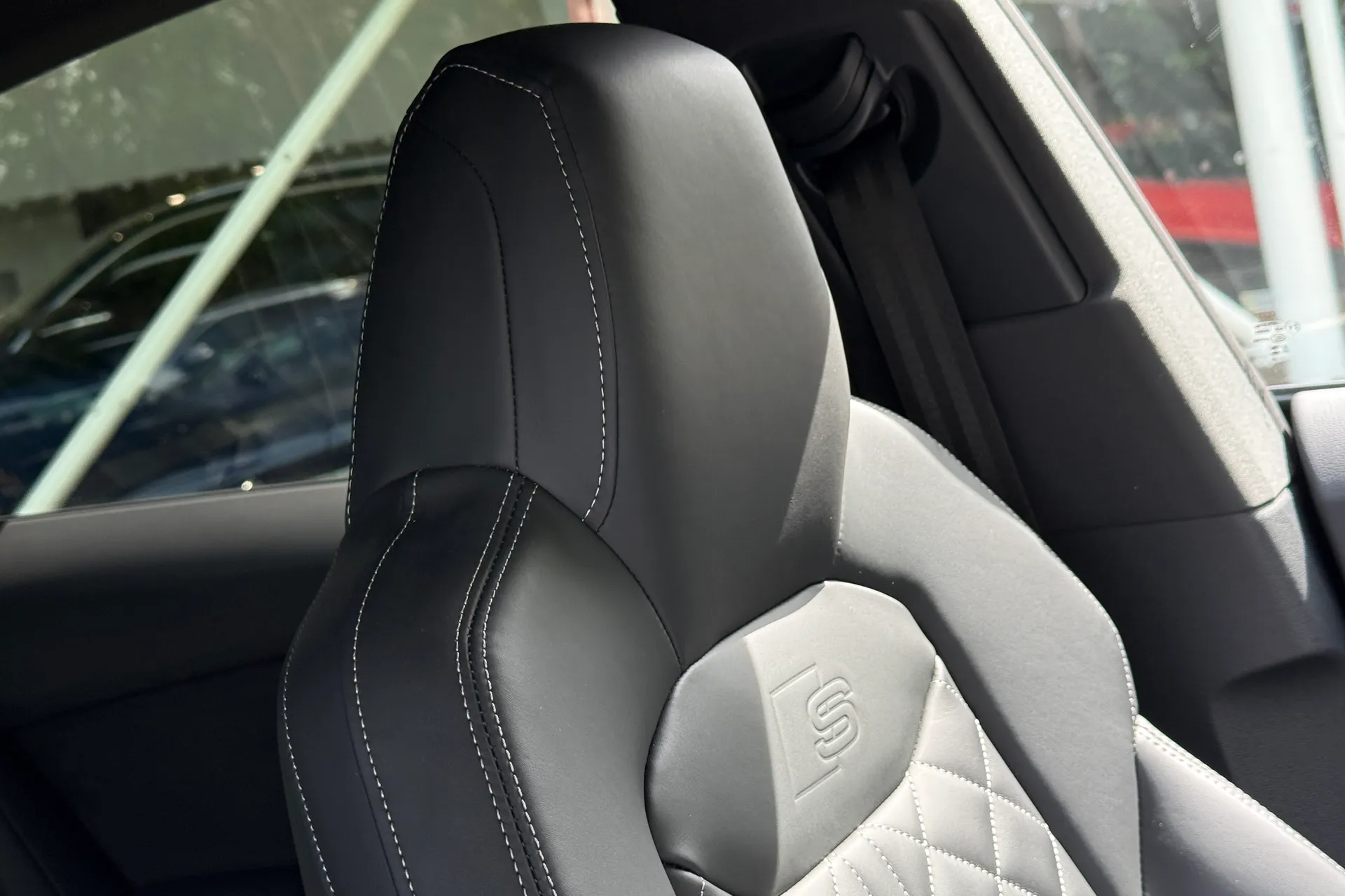 Audi Q8 thumbnail image number 30