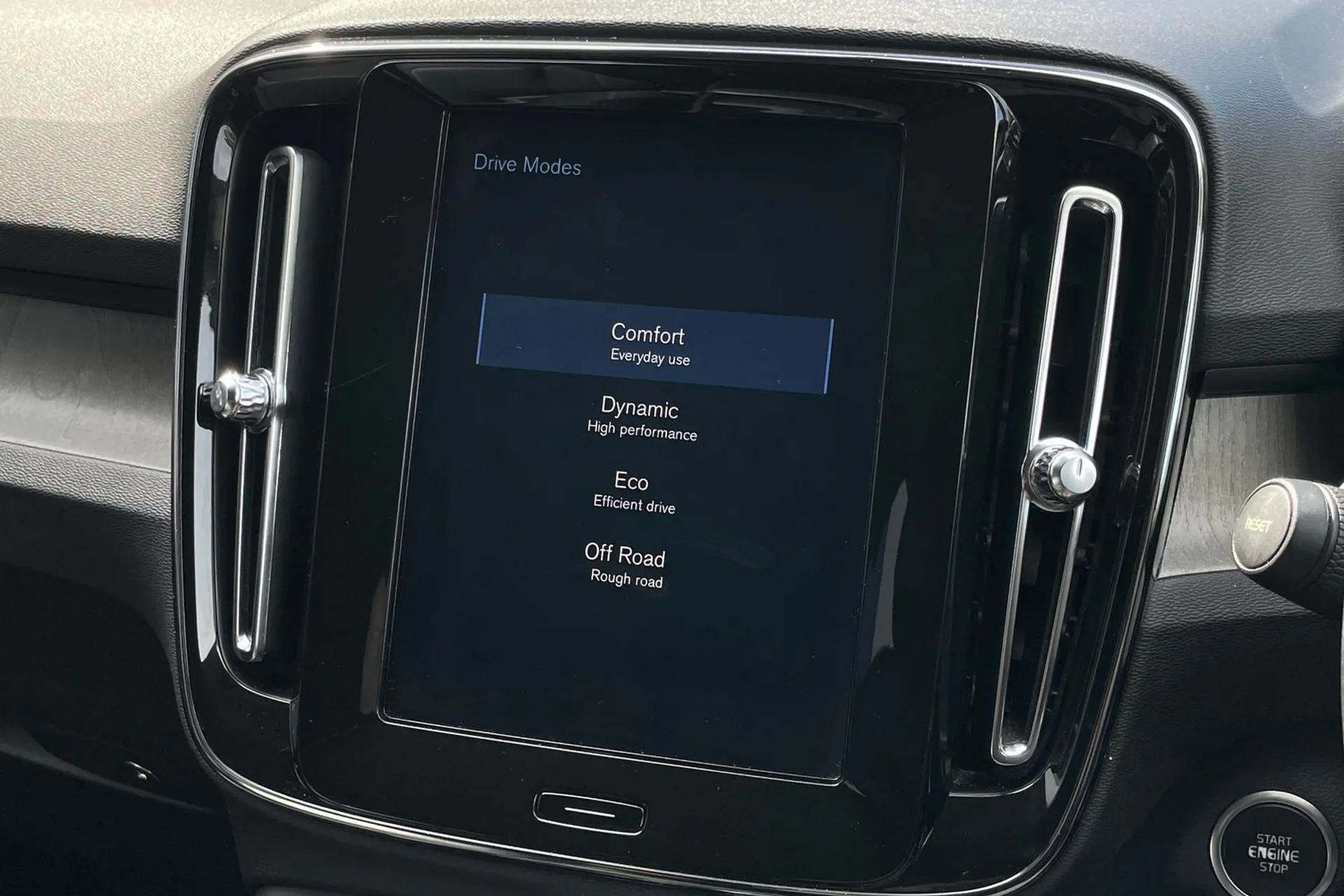 Volvo XC40 thumbnail image number 40