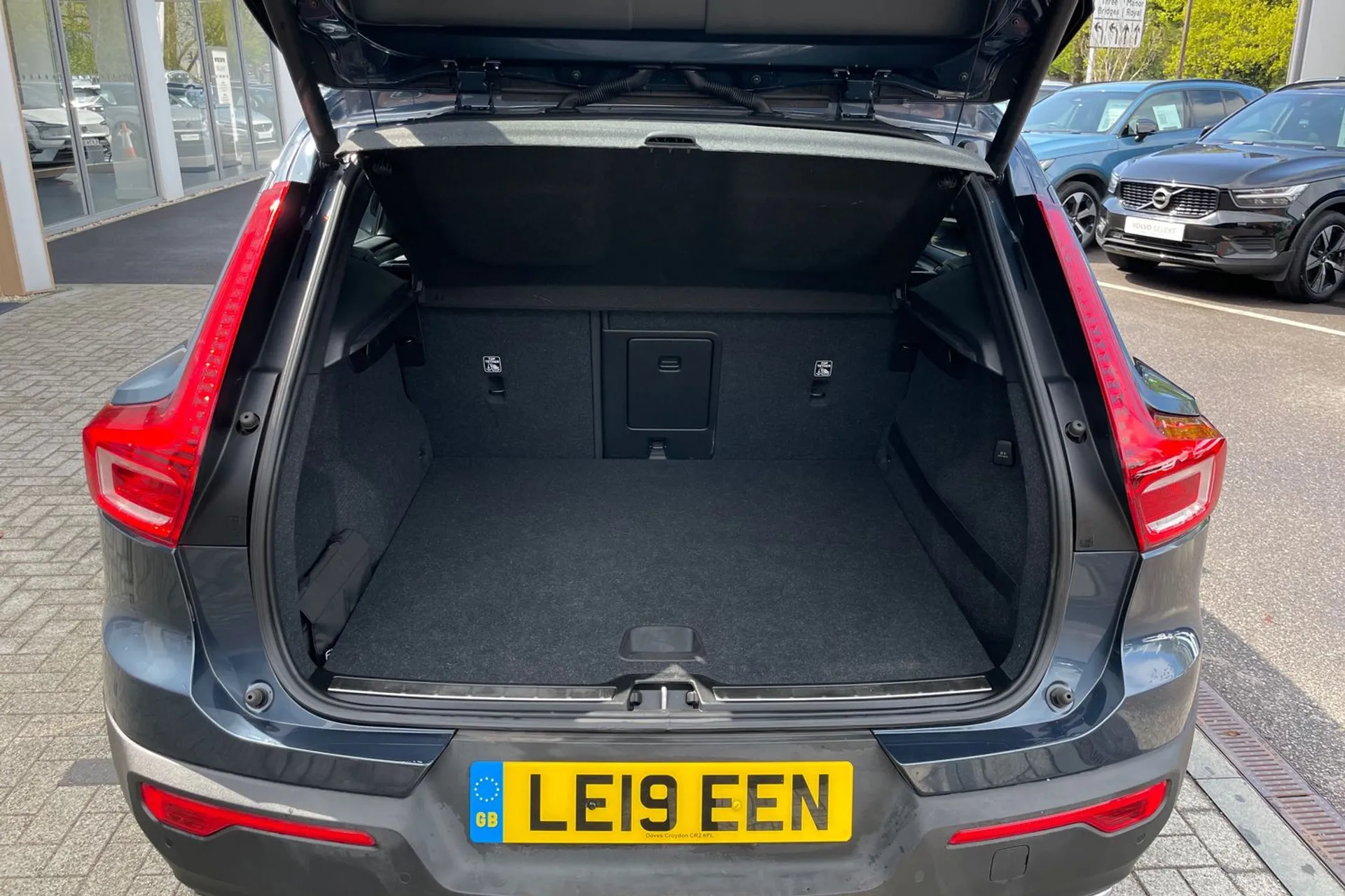 Volvo XC40 thumbnail image number 19