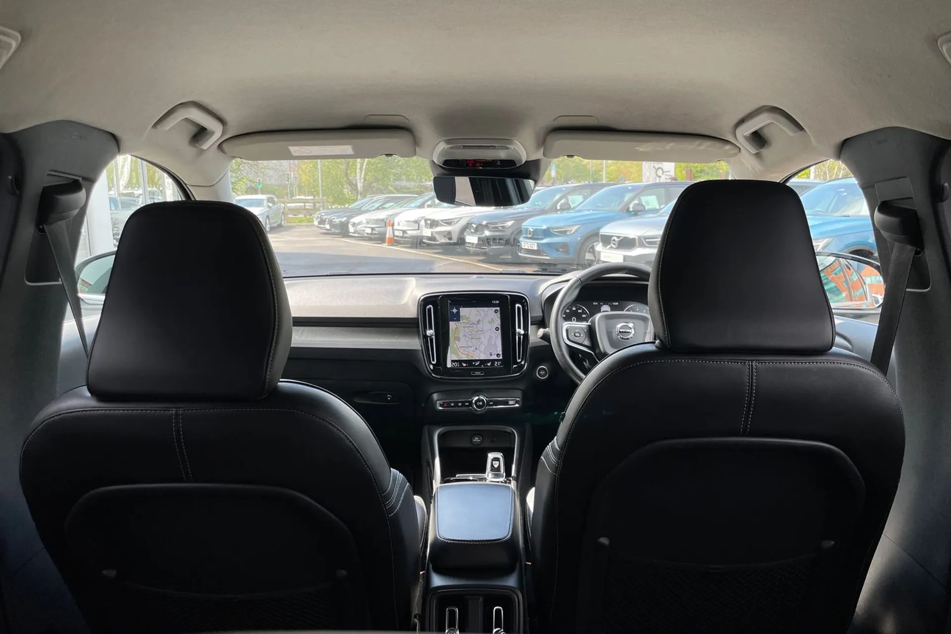Volvo XC40 thumbnail image number 21