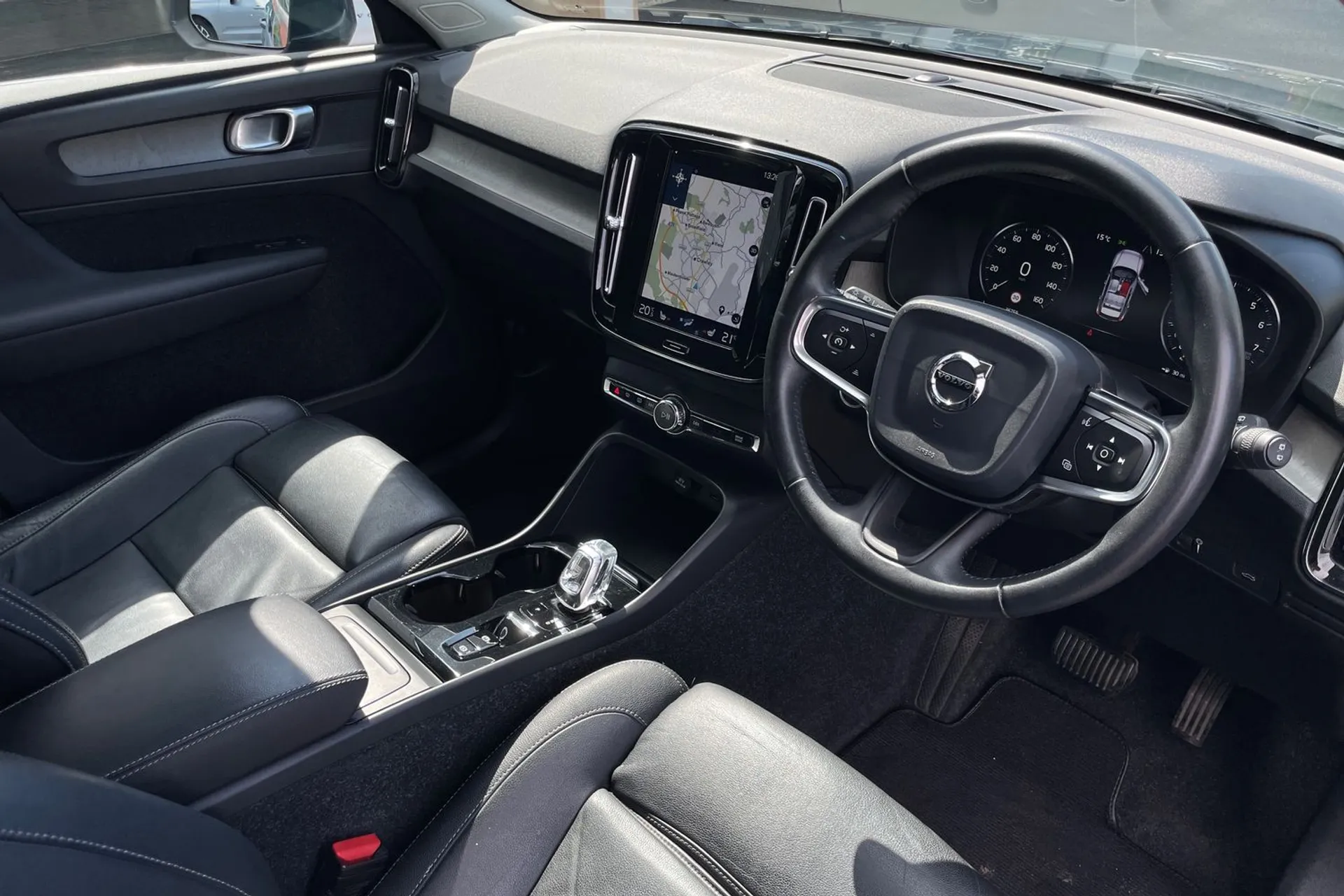 Volvo XC40 thumbnail image number 5