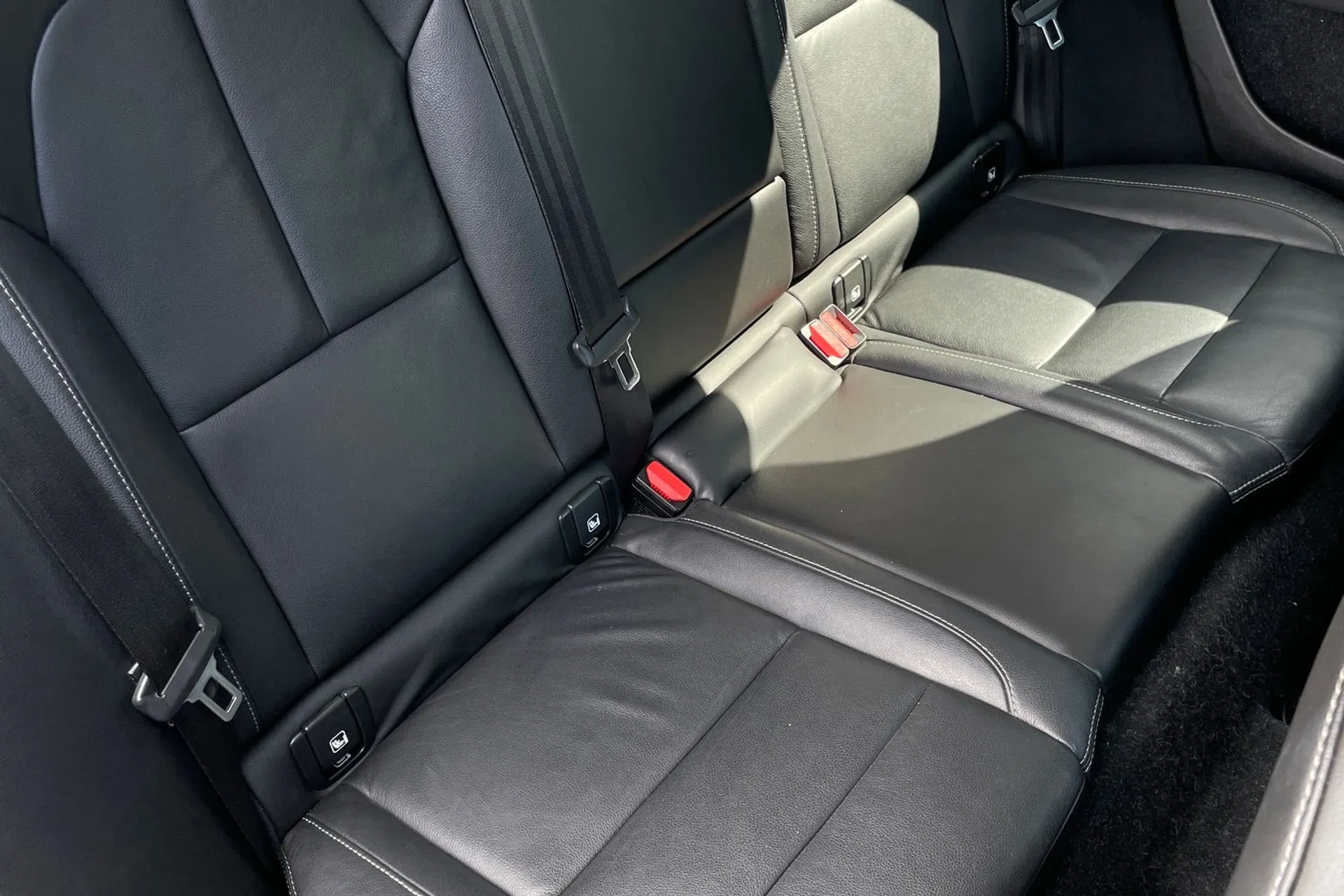 Volvo XC40 thumbnail image number 24