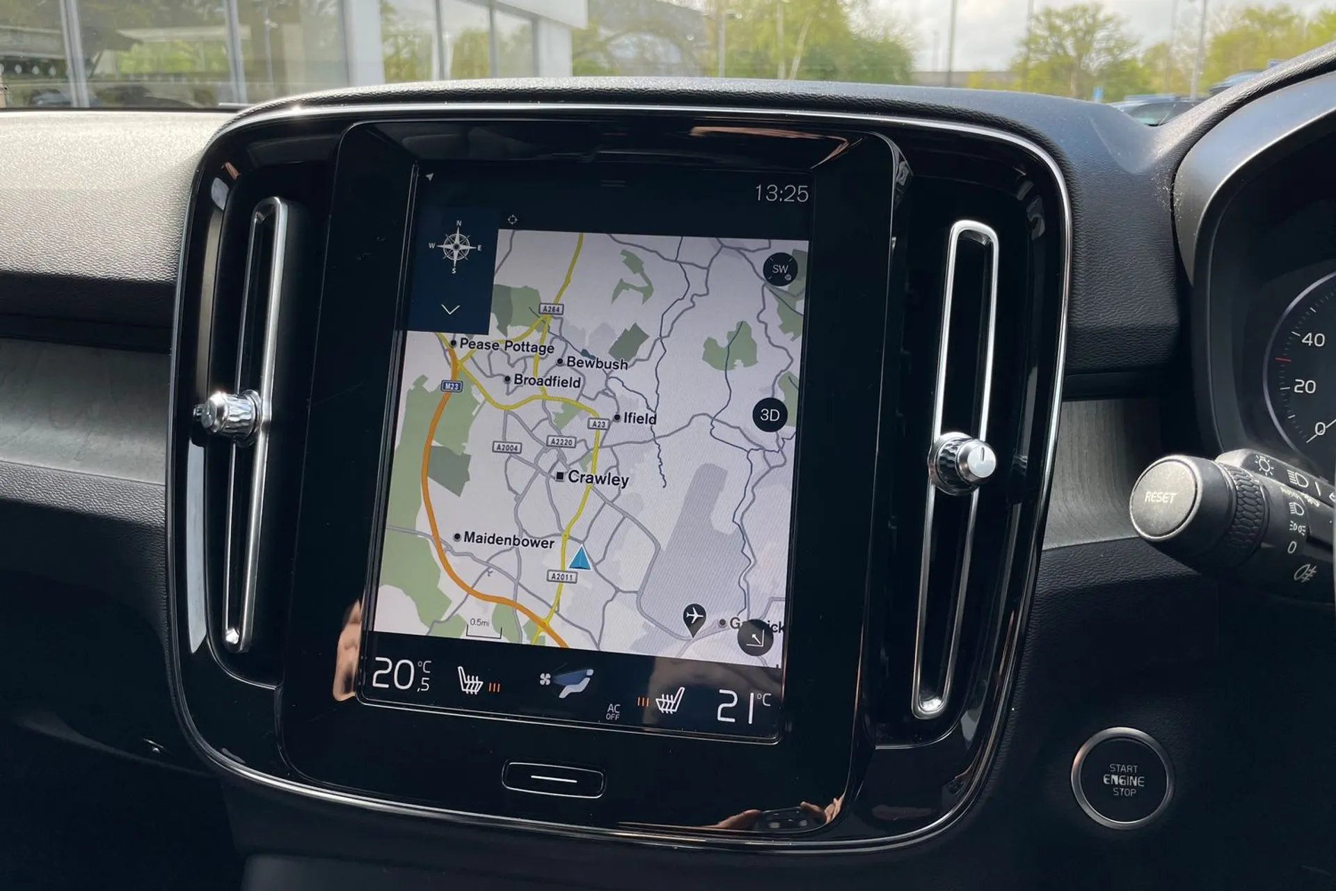 Volvo XC40 thumbnail image number 4