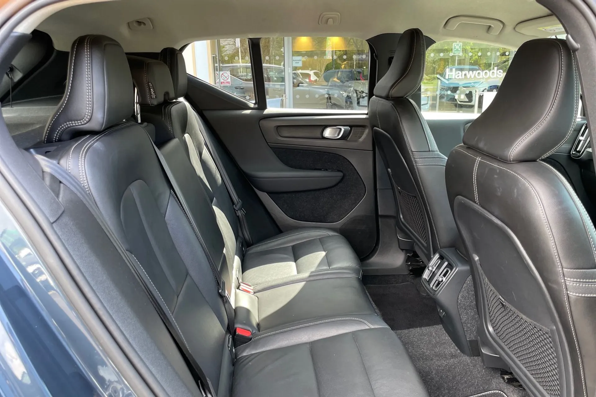 Volvo XC40 thumbnail image number 22