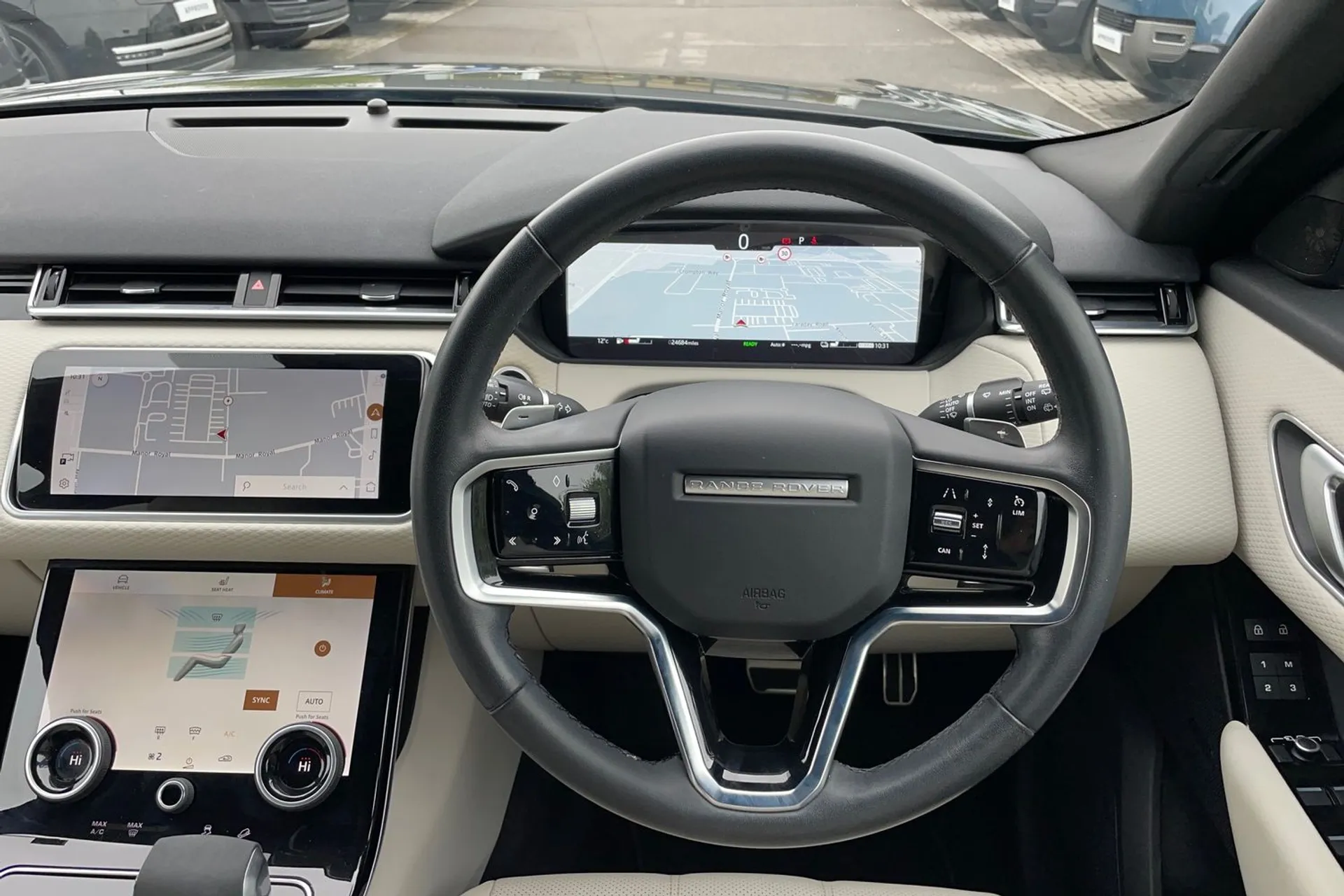 LAND ROVER RANGE ROVER VELAR thumbnail image number 25