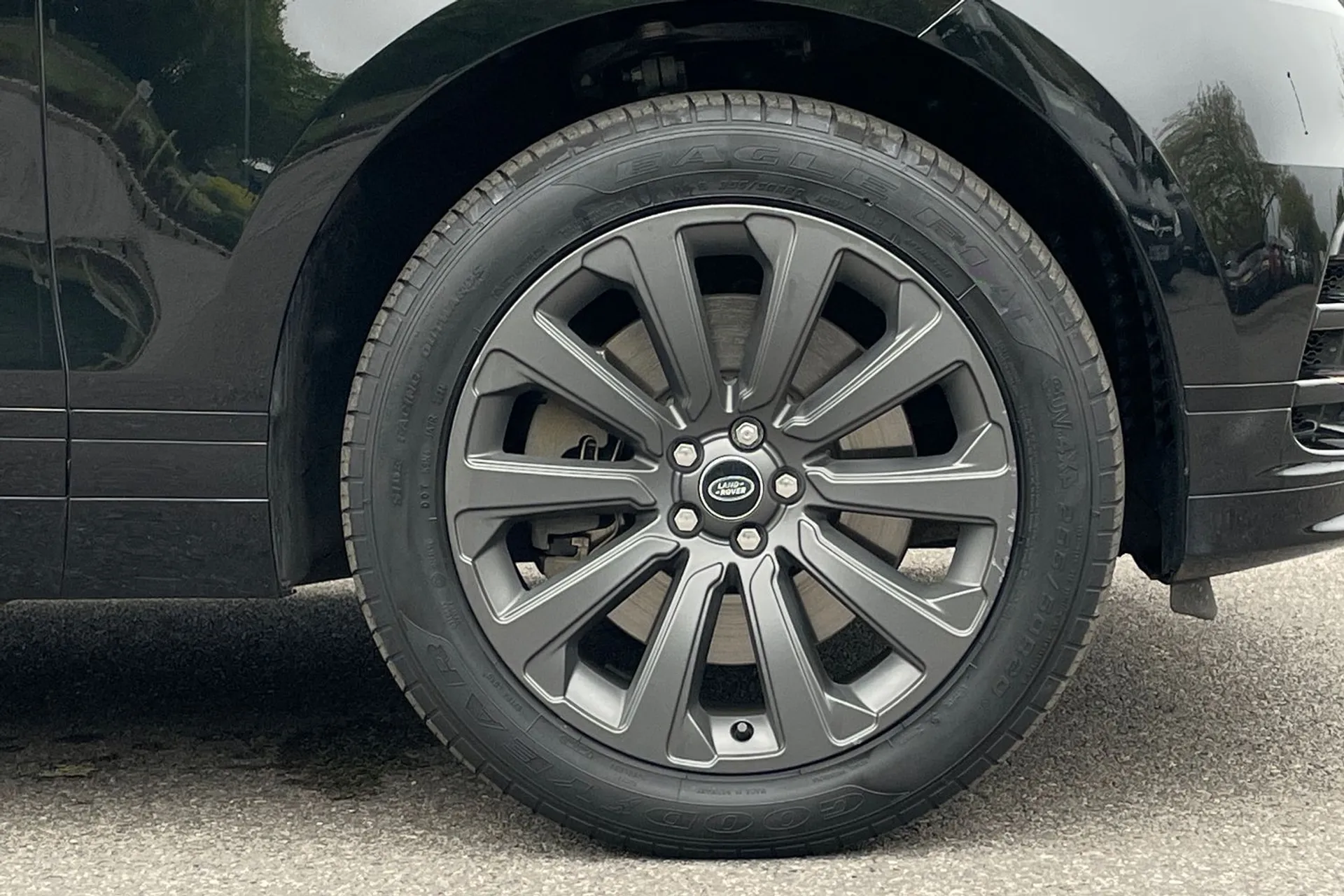 LAND ROVER RANGE ROVER VELAR thumbnail image number 15