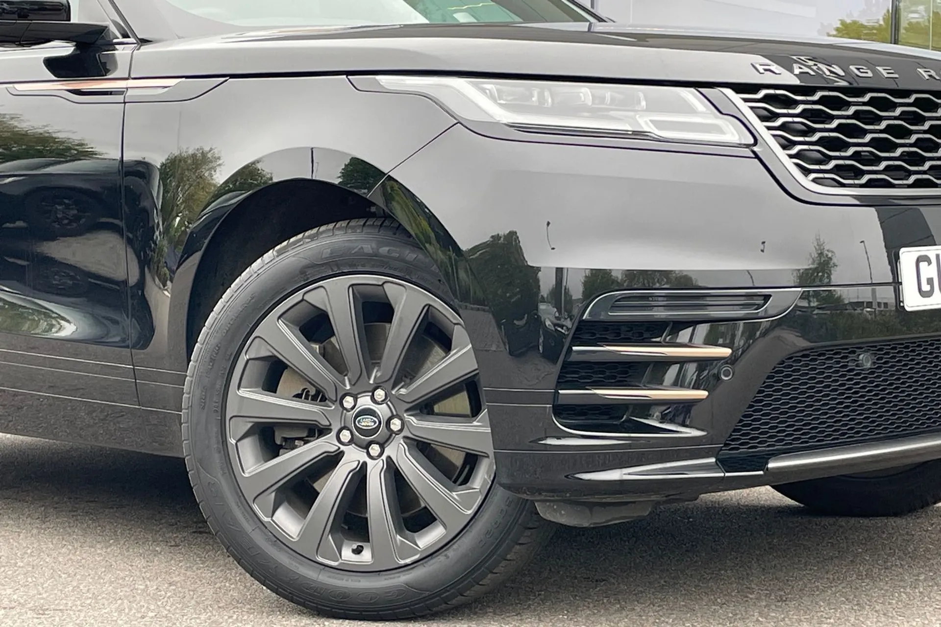 LAND ROVER RANGE ROVER VELAR thumbnail image number 9