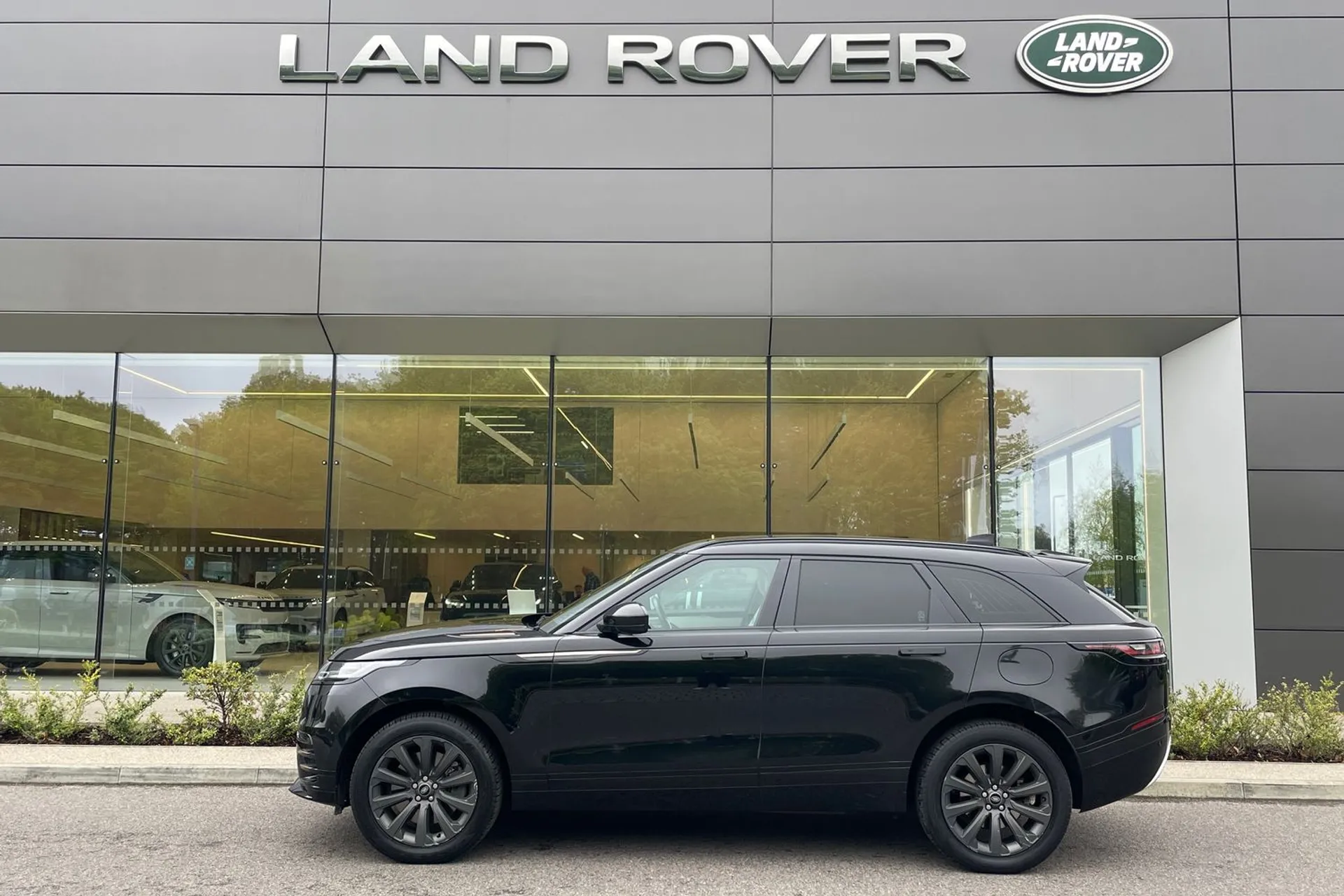 LAND ROVER RANGE ROVER VELAR thumbnail image number 8