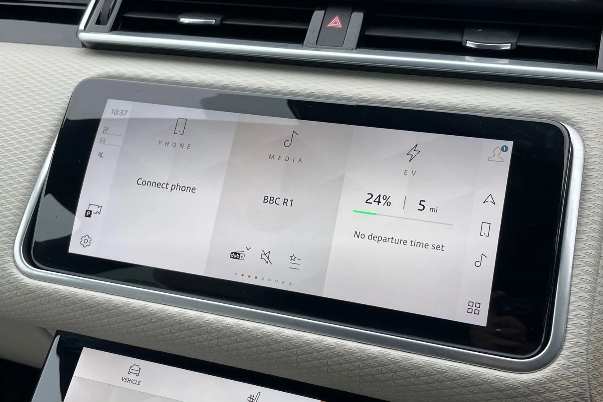 LAND ROVER RANGE ROVER VELAR thumbnail image number 21