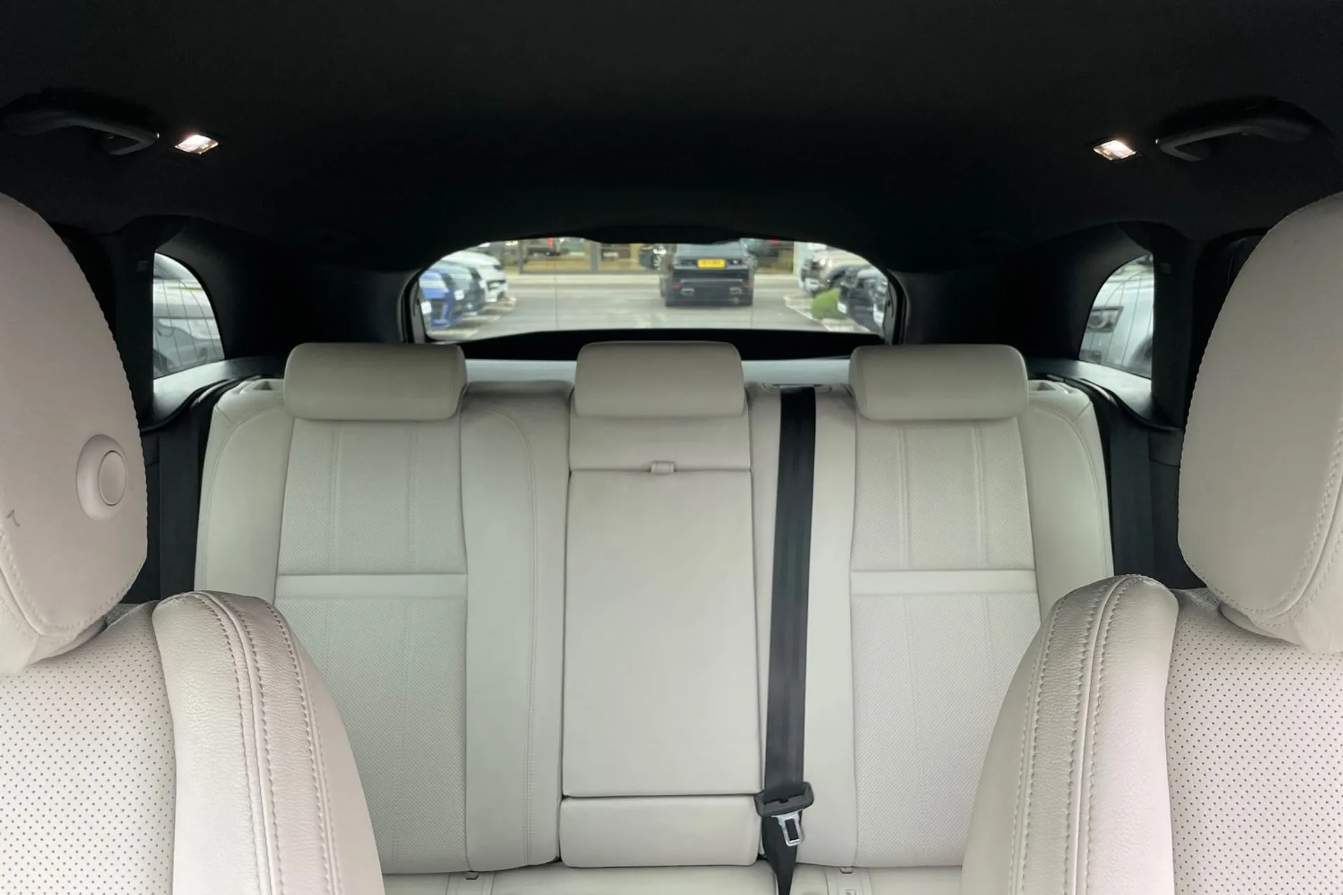 LAND ROVER RANGE ROVER VELAR thumbnail image number 27