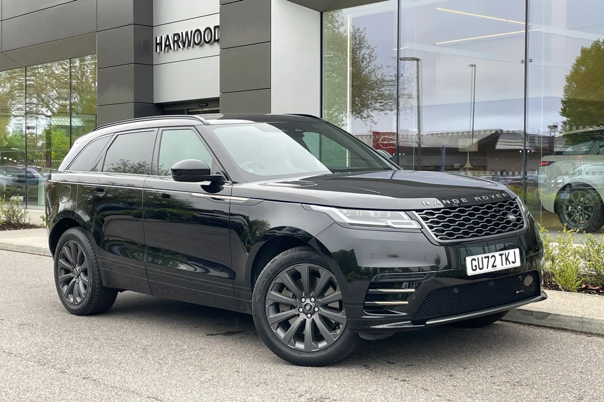 LAND ROVER RANGE ROVER VELAR focused image