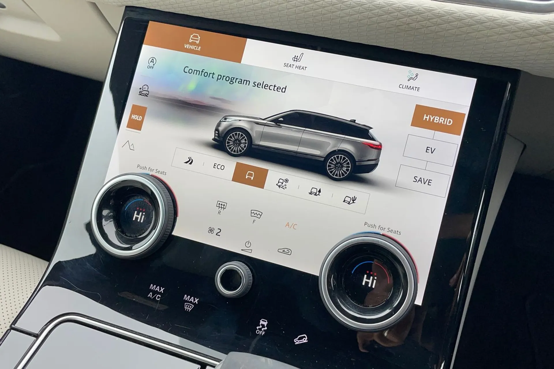 LAND ROVER RANGE ROVER VELAR thumbnail image number 24
