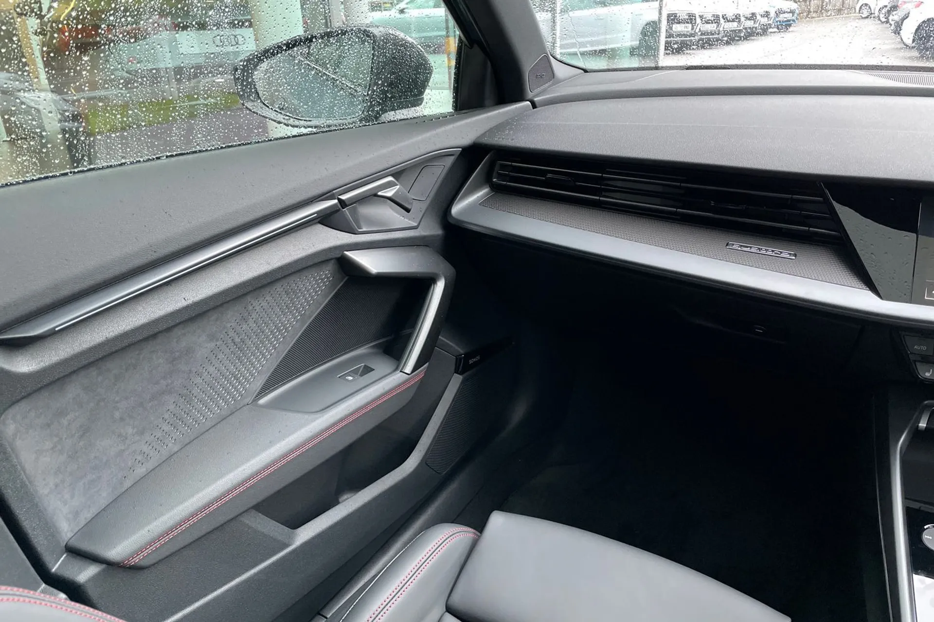 Audi RS3 thumbnail image number 30