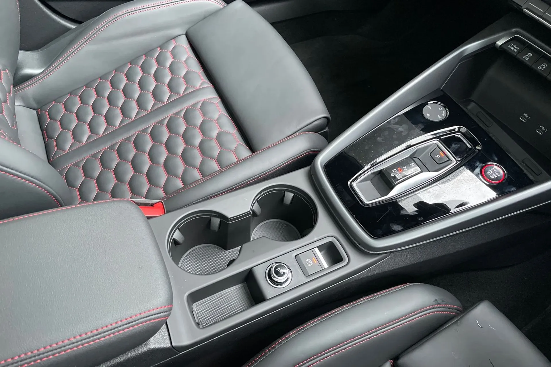 Audi RS3 thumbnail image number 40