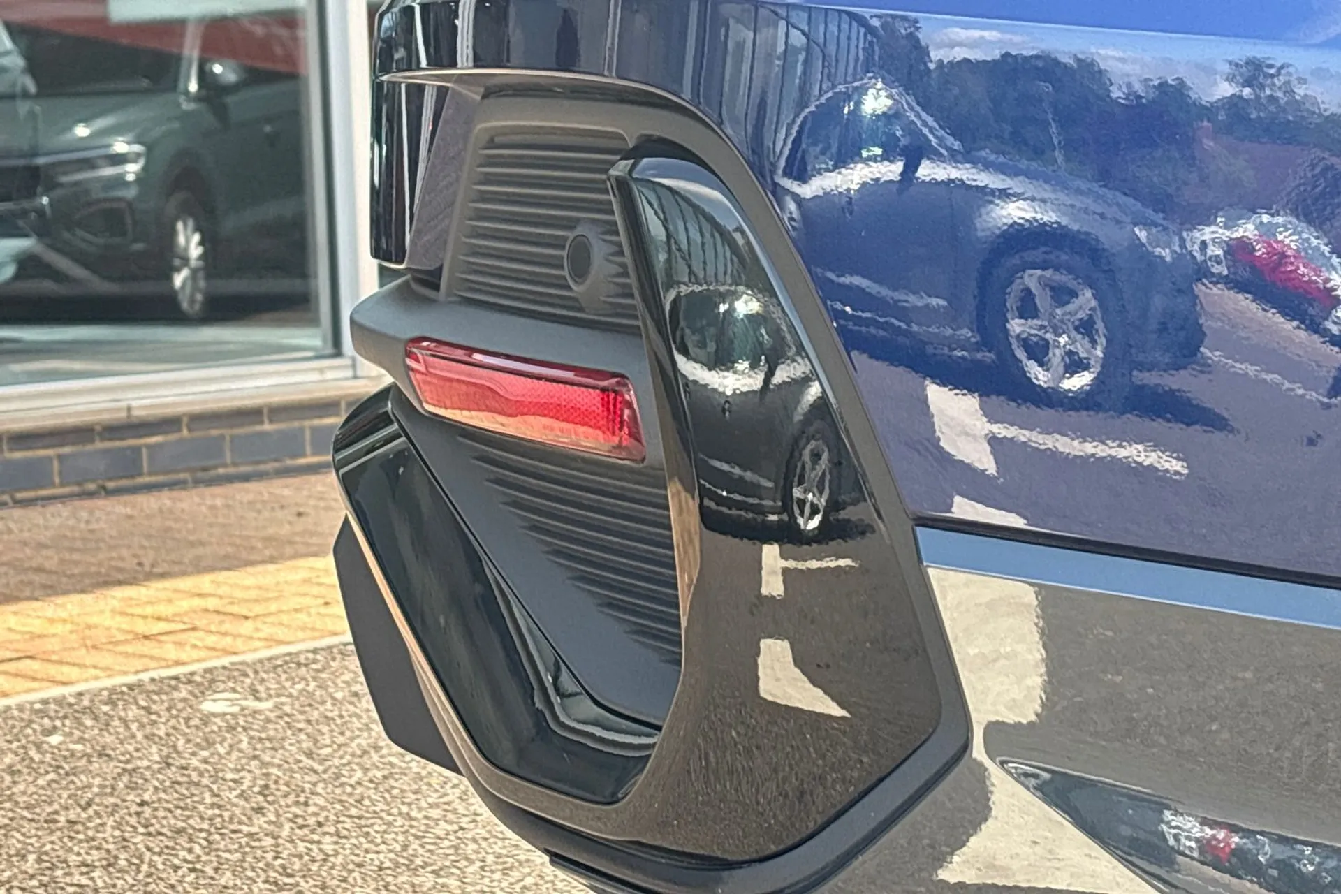 Audi Q3 thumbnail image number 16
