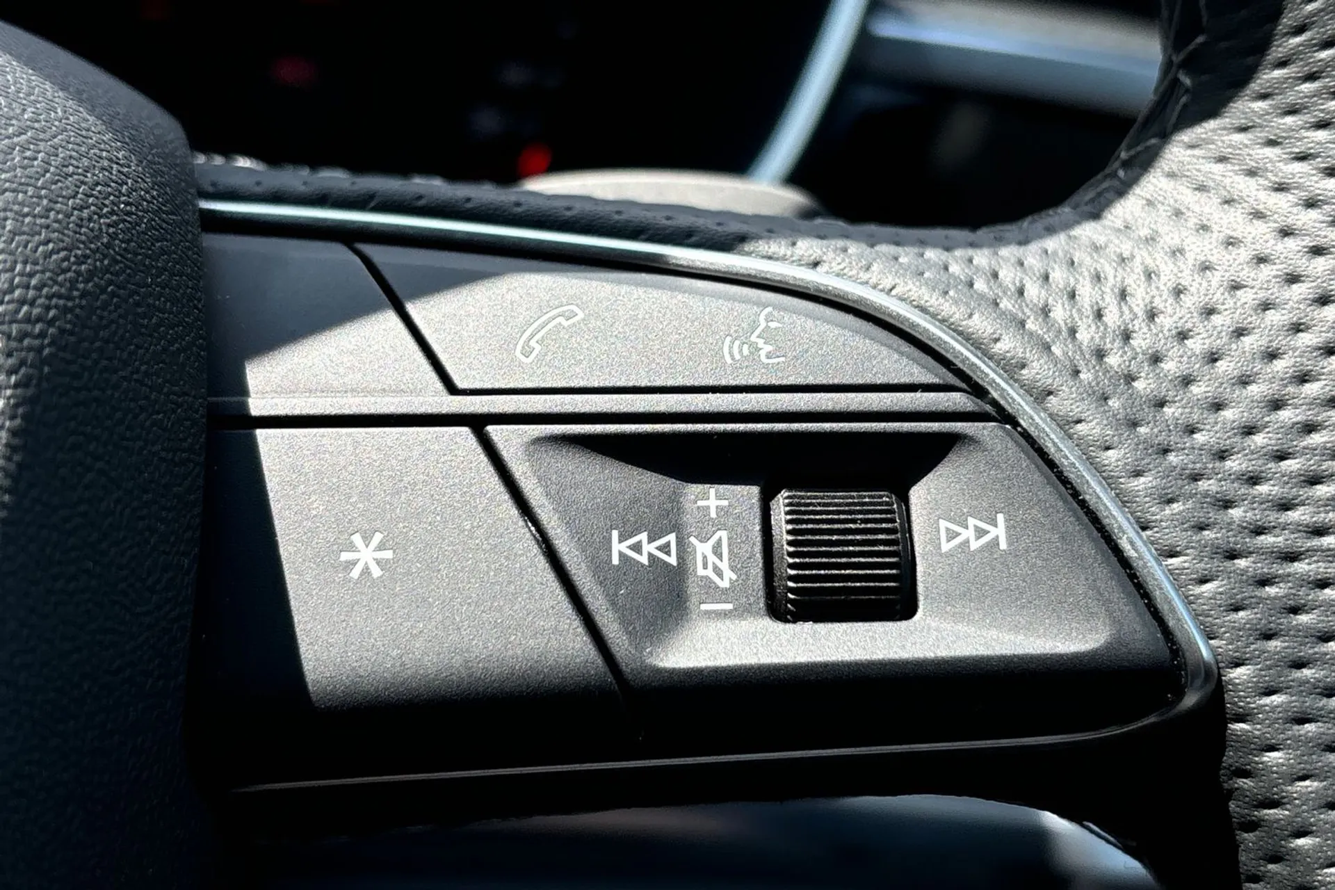 Audi Q3 thumbnail image number 37