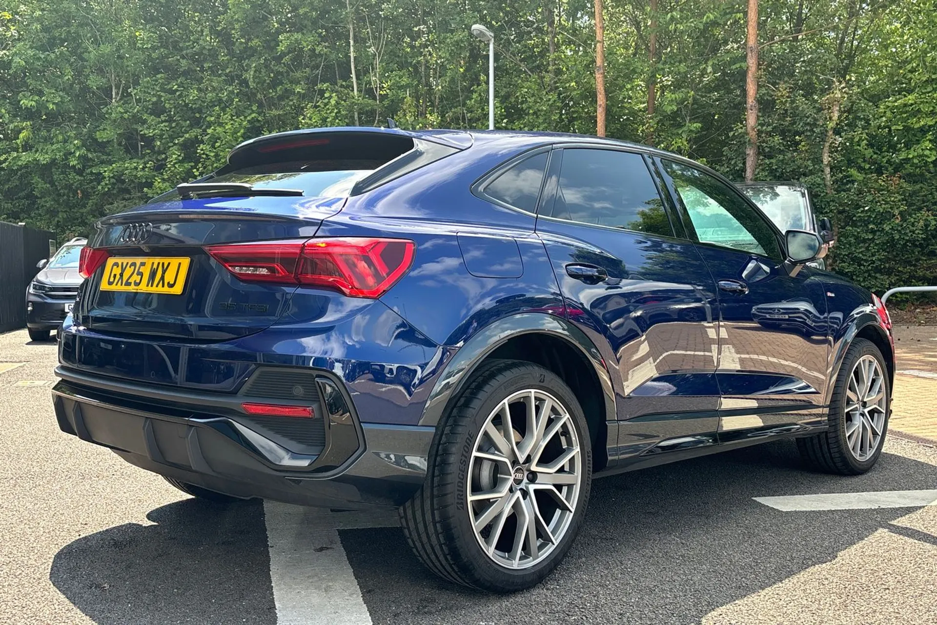 Audi Q3 thumbnail image number 6