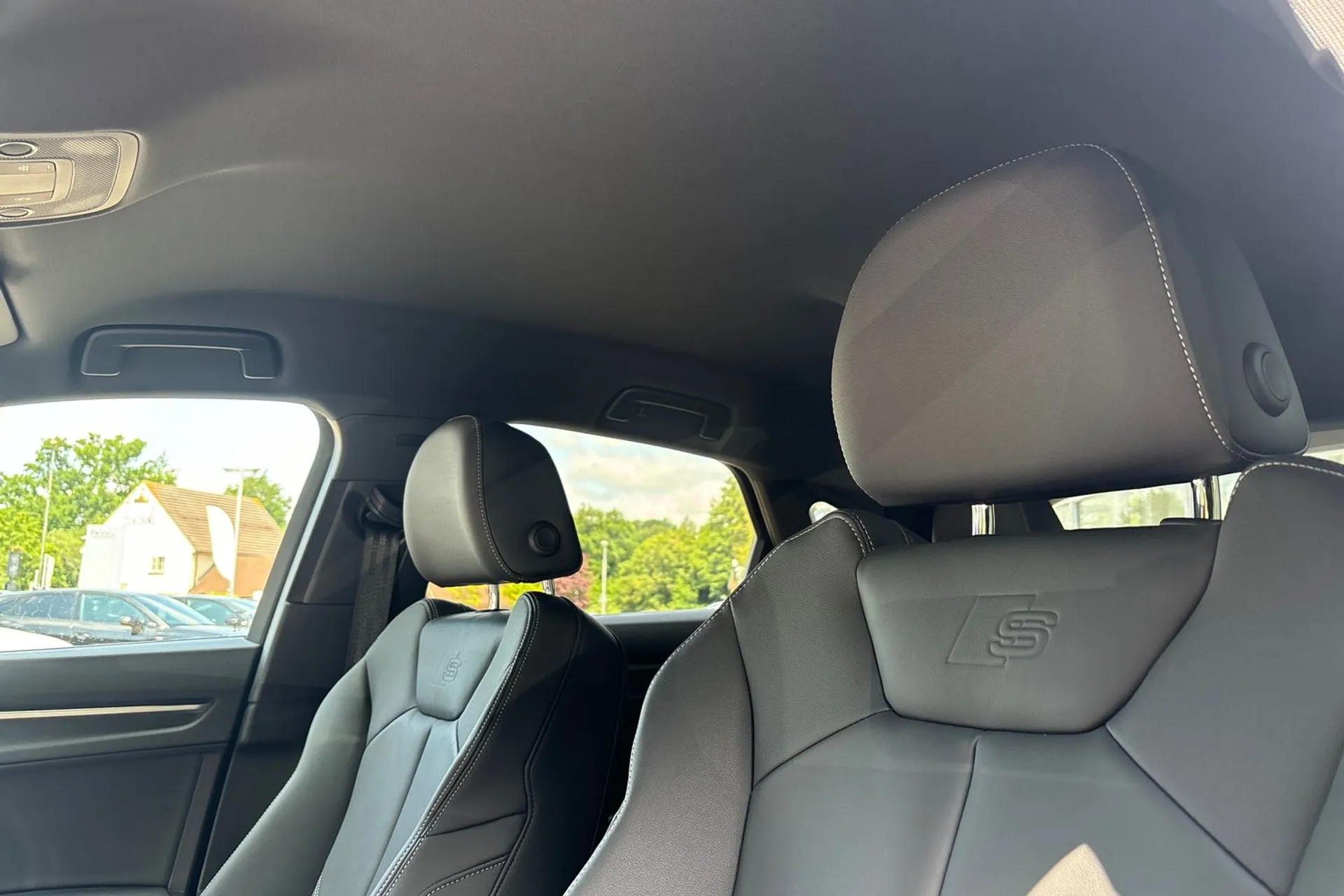 Audi Q3 thumbnail image number 28