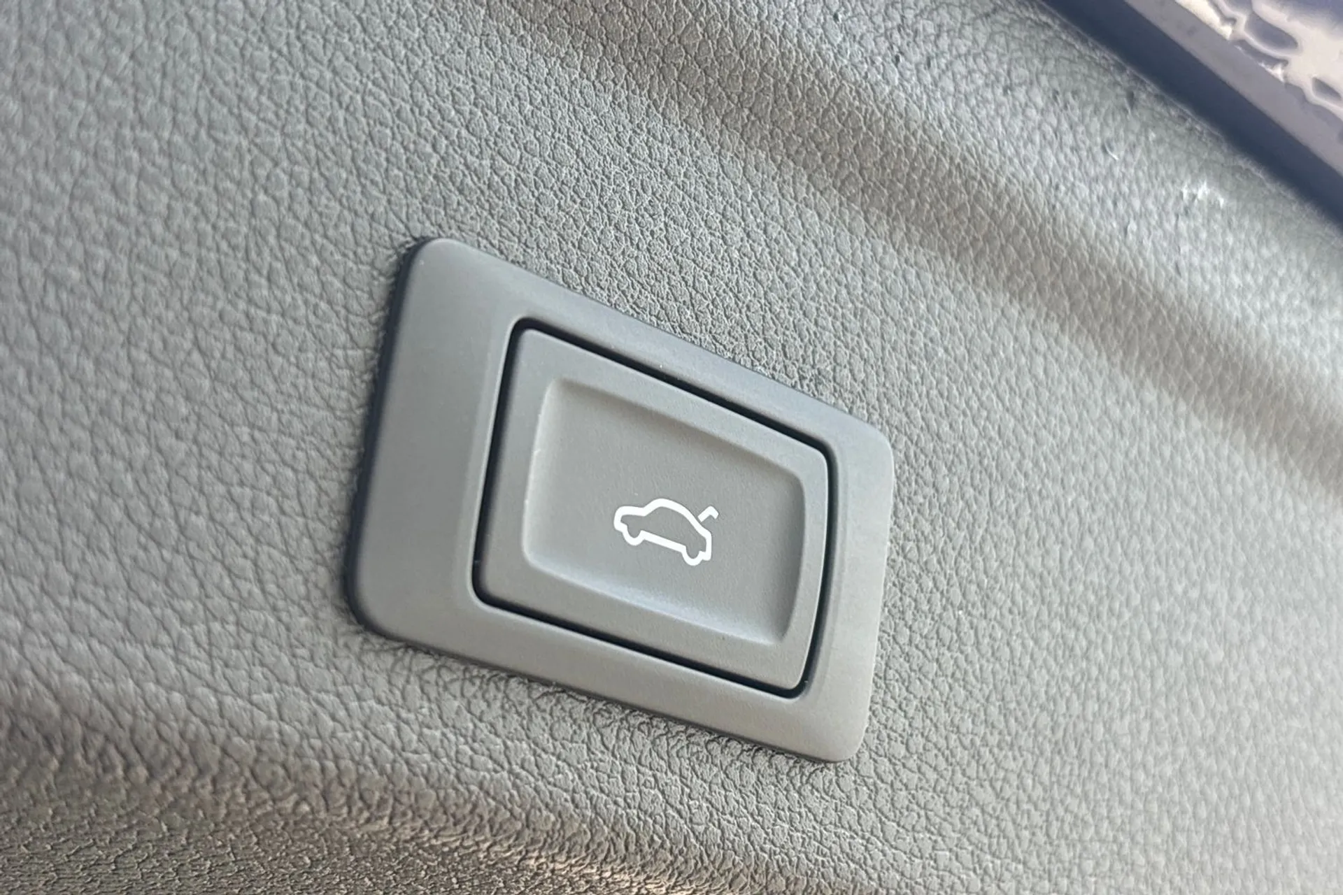 Audi Q3 thumbnail image number 19