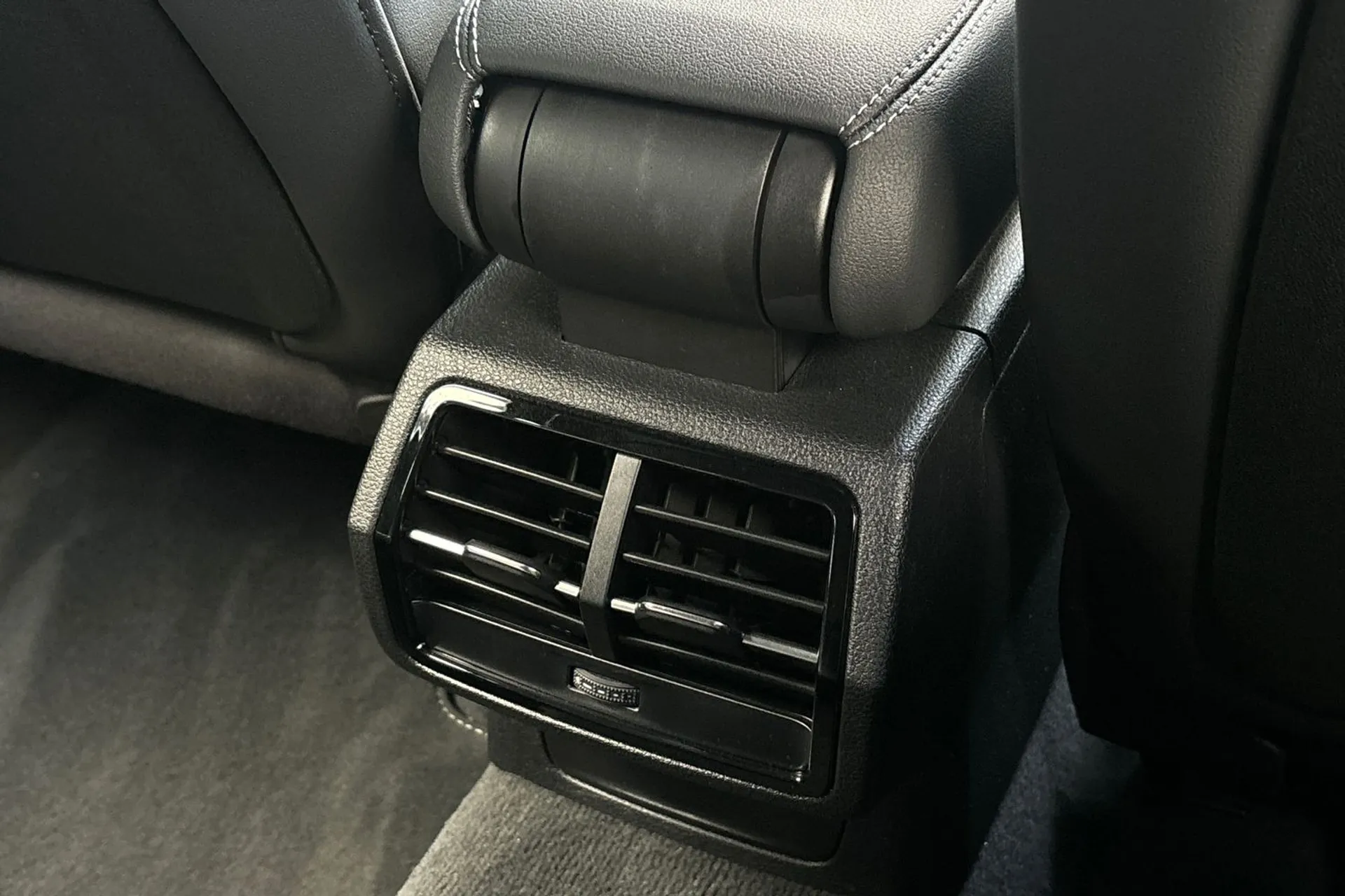 Audi Q3 thumbnail image number 47