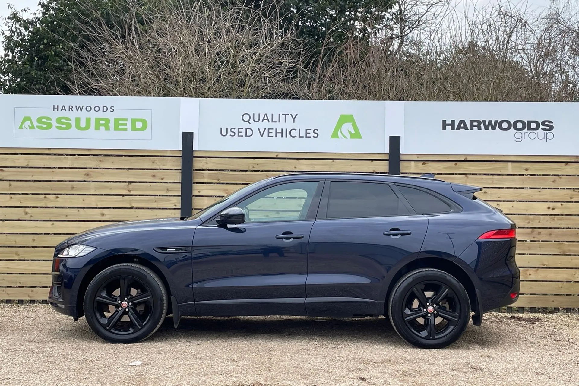 Jaguar F-PACE thumbnail image number 11