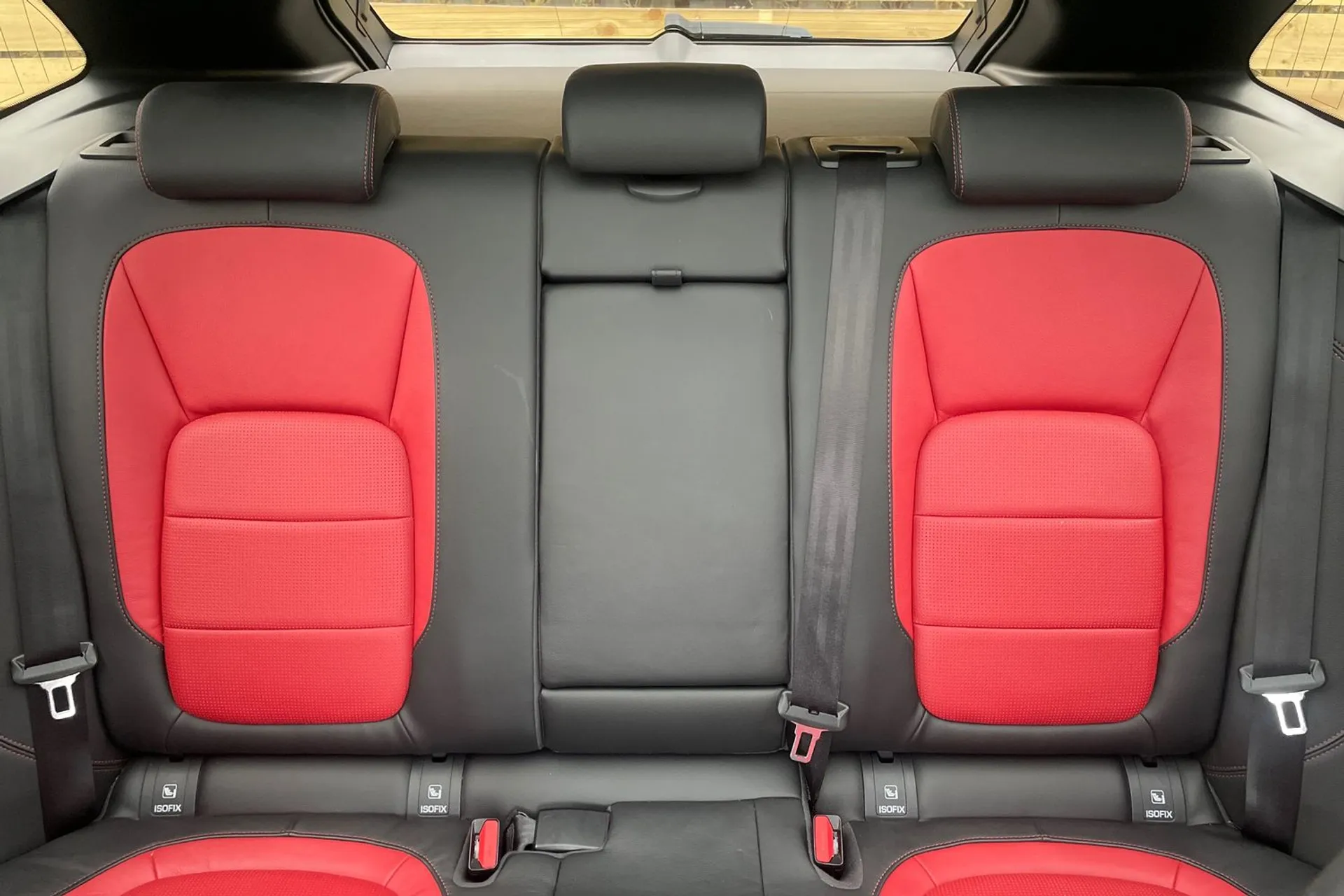 Jaguar F-PACE thumbnail image number 32