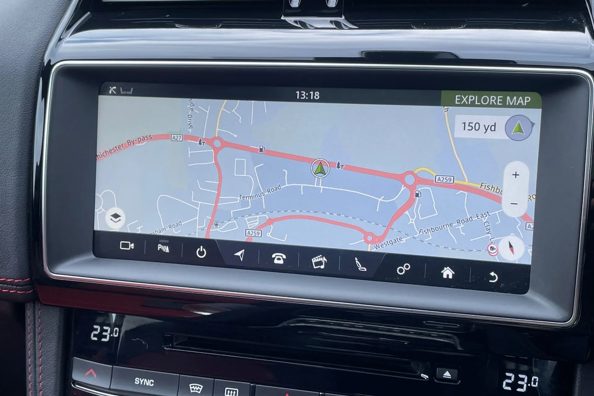 Jaguar F-PACE thumbnail image number 4