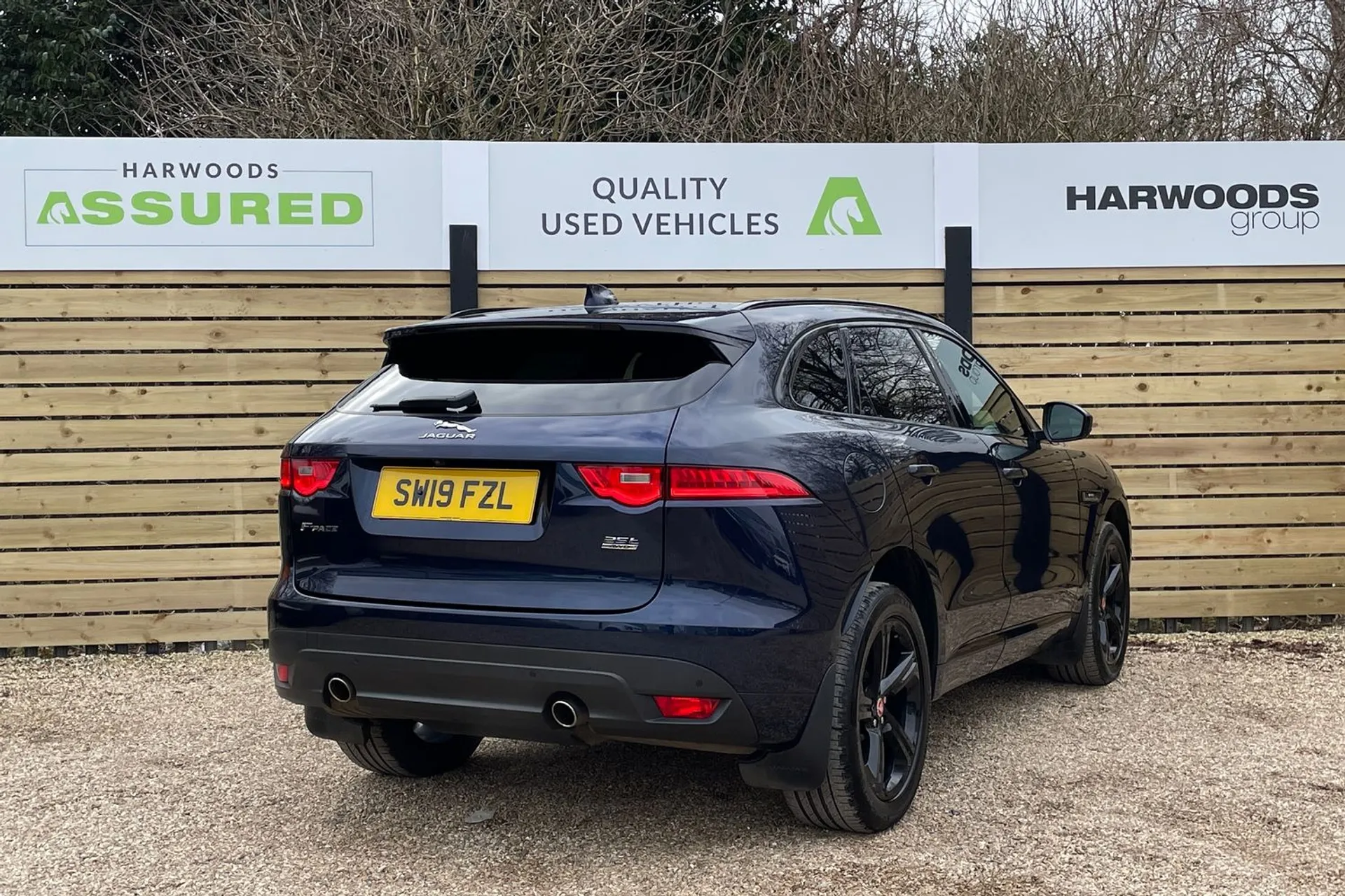 Jaguar F-PACE thumbnail image number 8