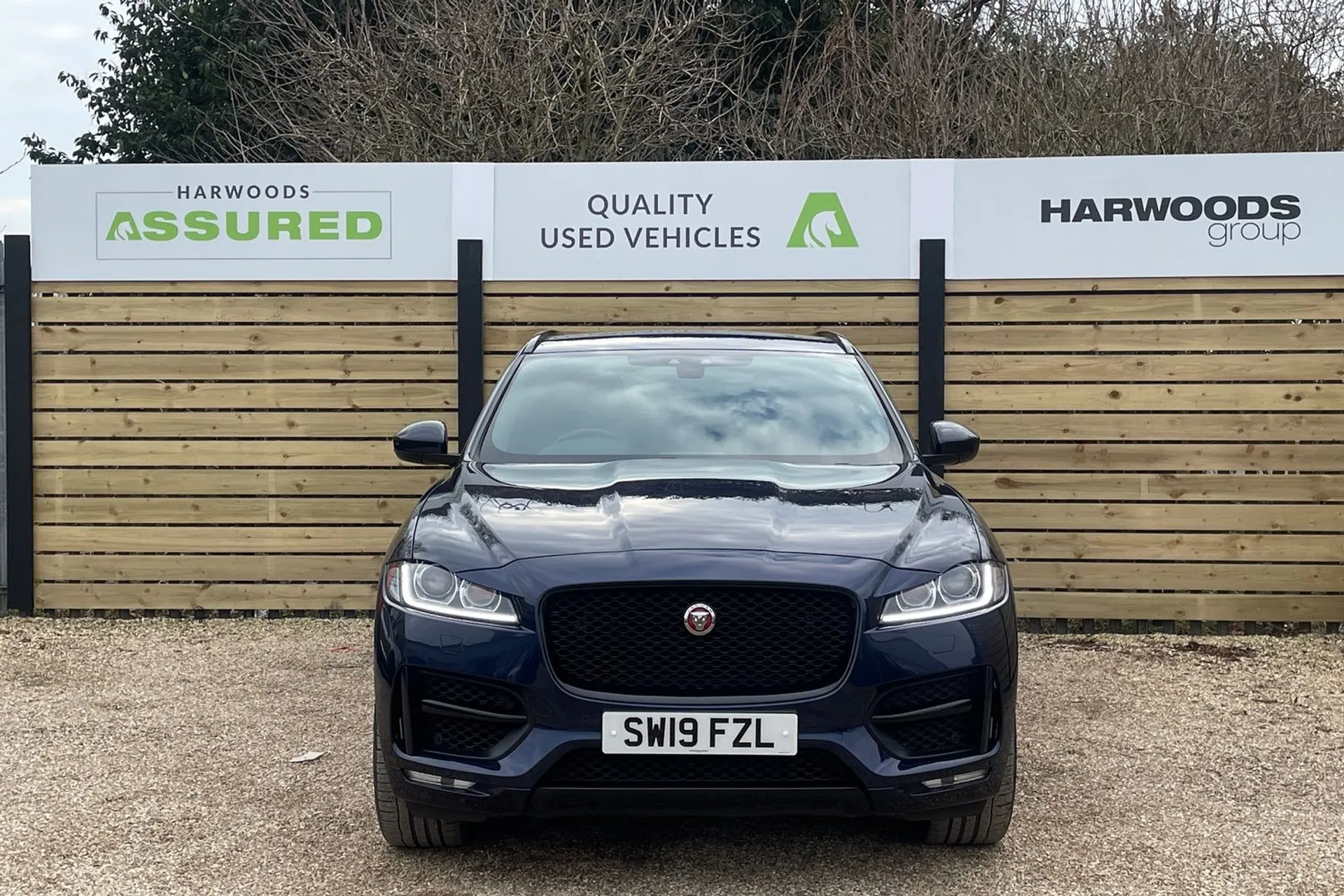 Jaguar F-PACE thumbnail image number 13