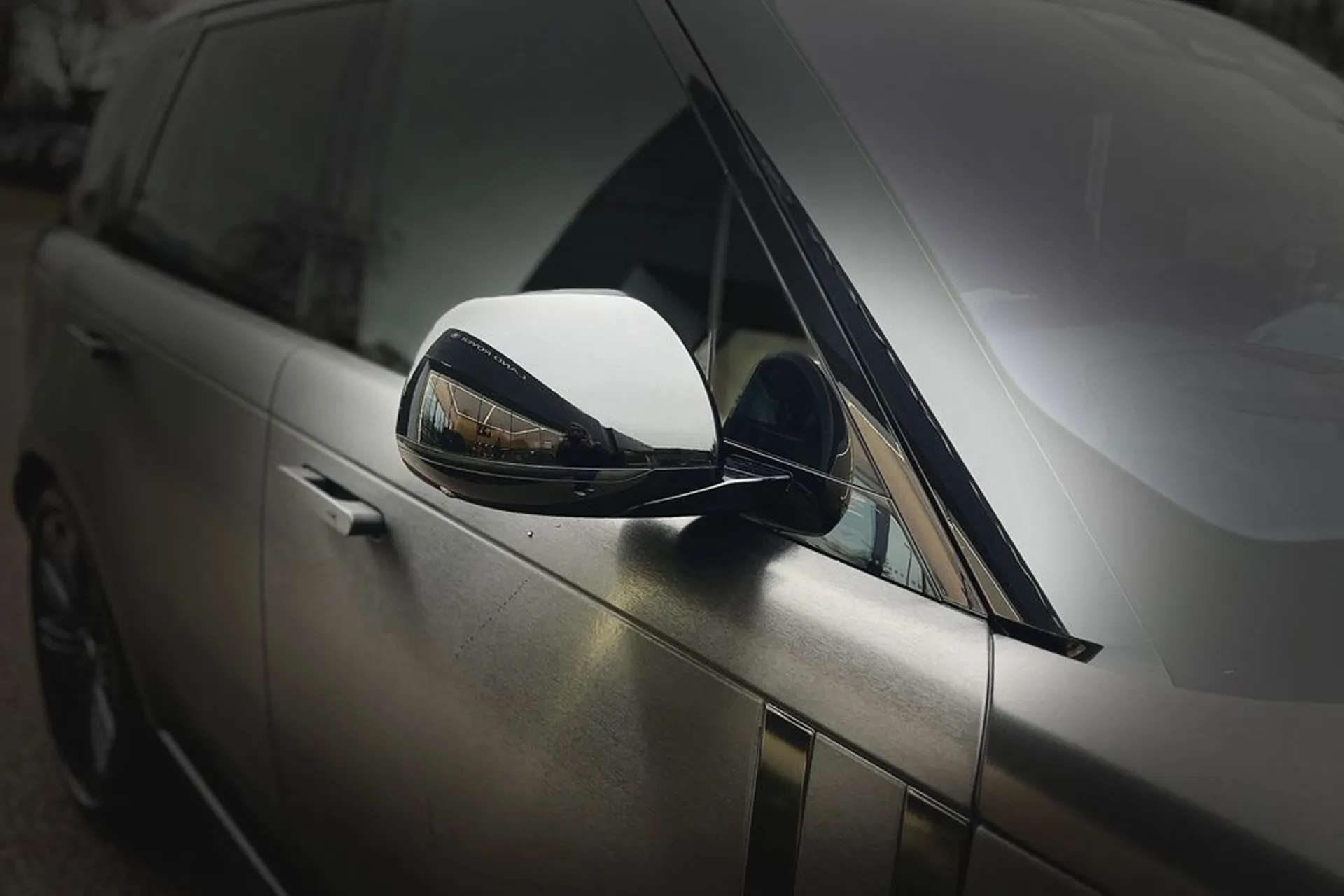 LAND ROVER RANGE ROVER thumbnail image number 17