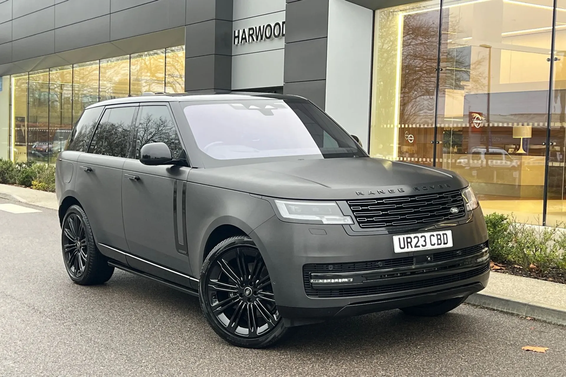 LAND ROVER RANGE ROVER focused image