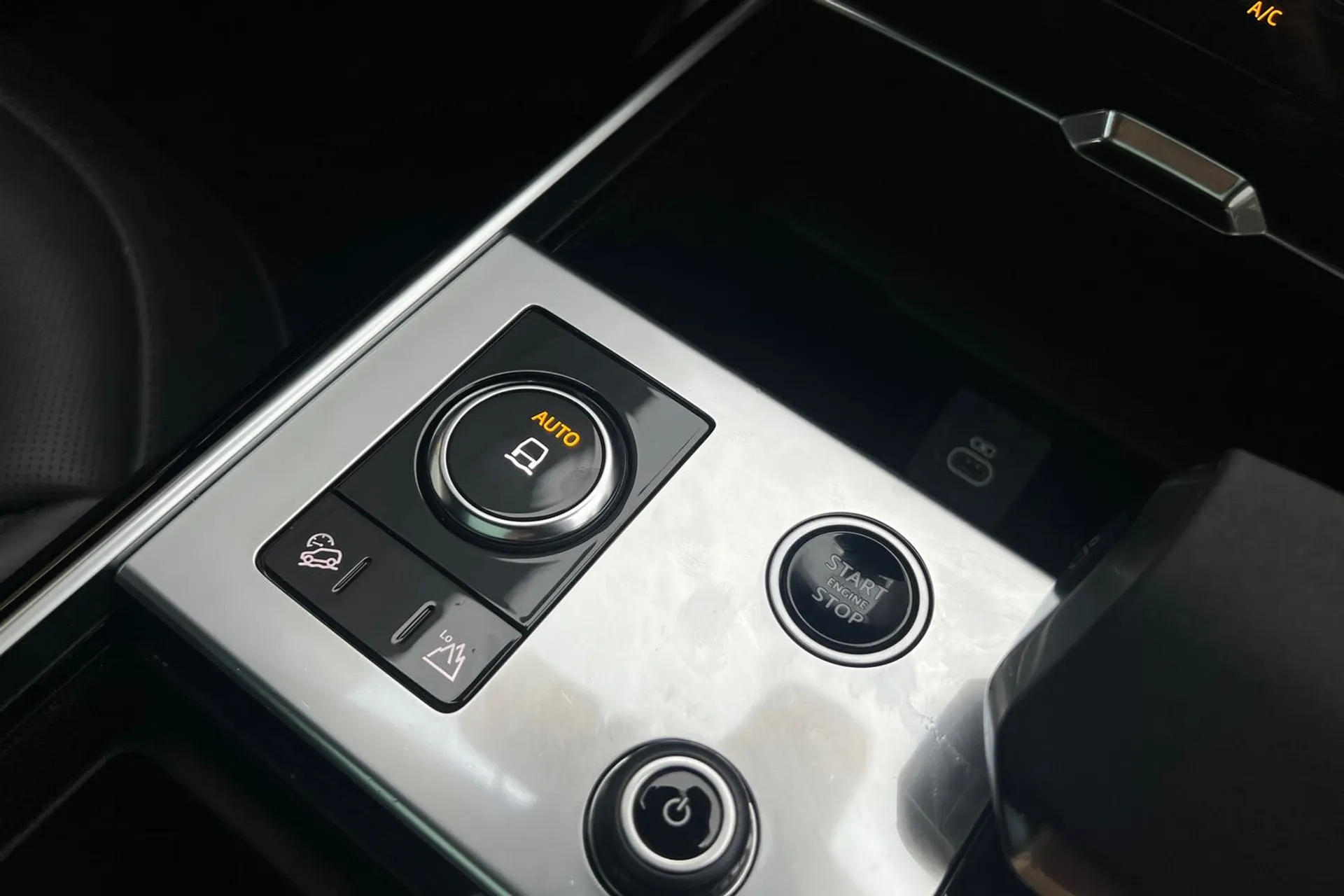 LAND ROVER RANGE ROVER thumbnail image number 66