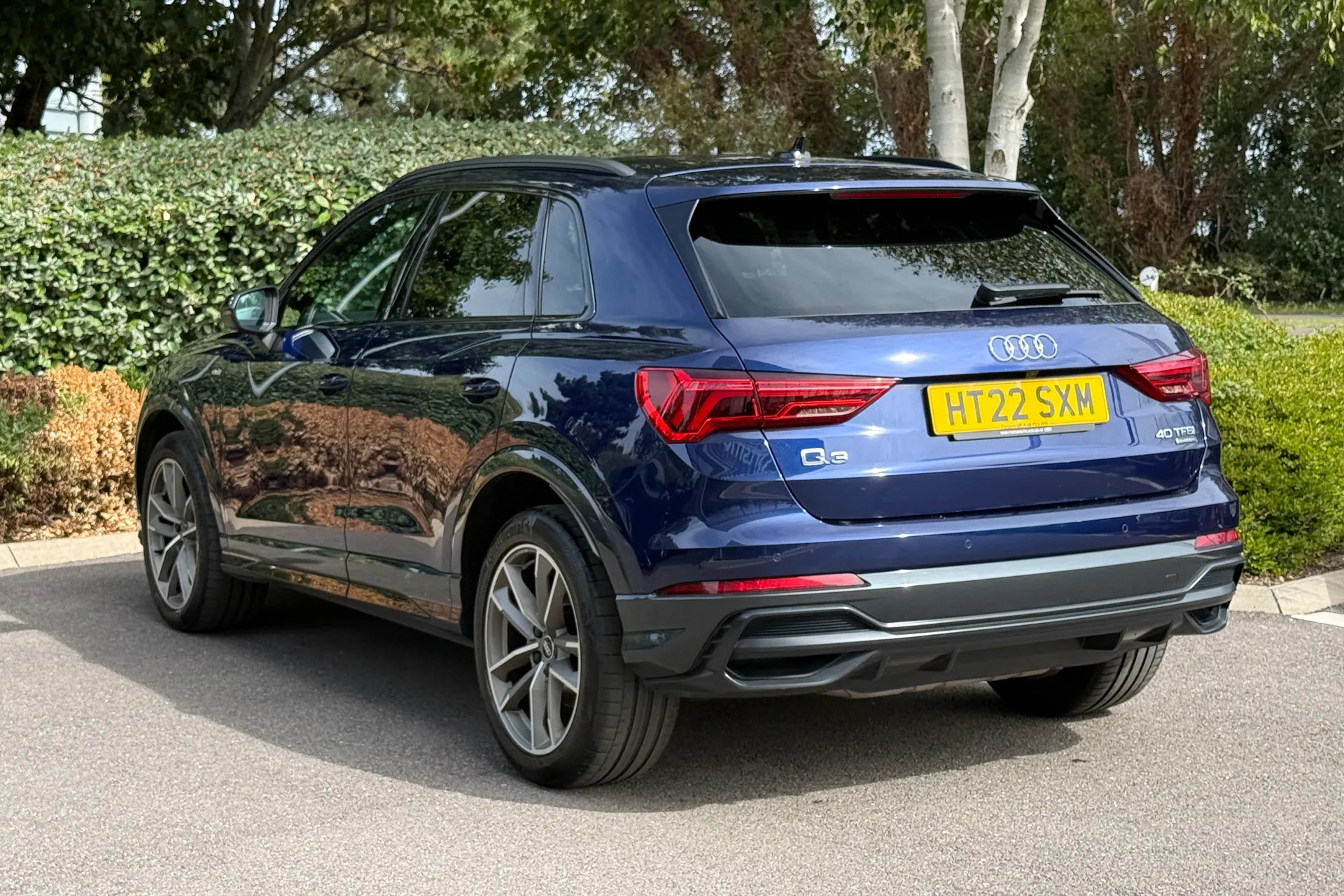 Audi Q3 thumbnail image number 16