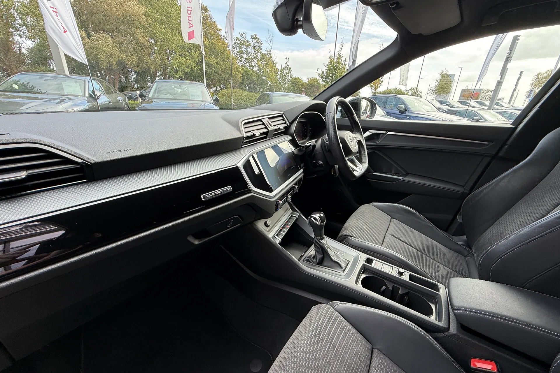 Audi Q3 thumbnail image number 13