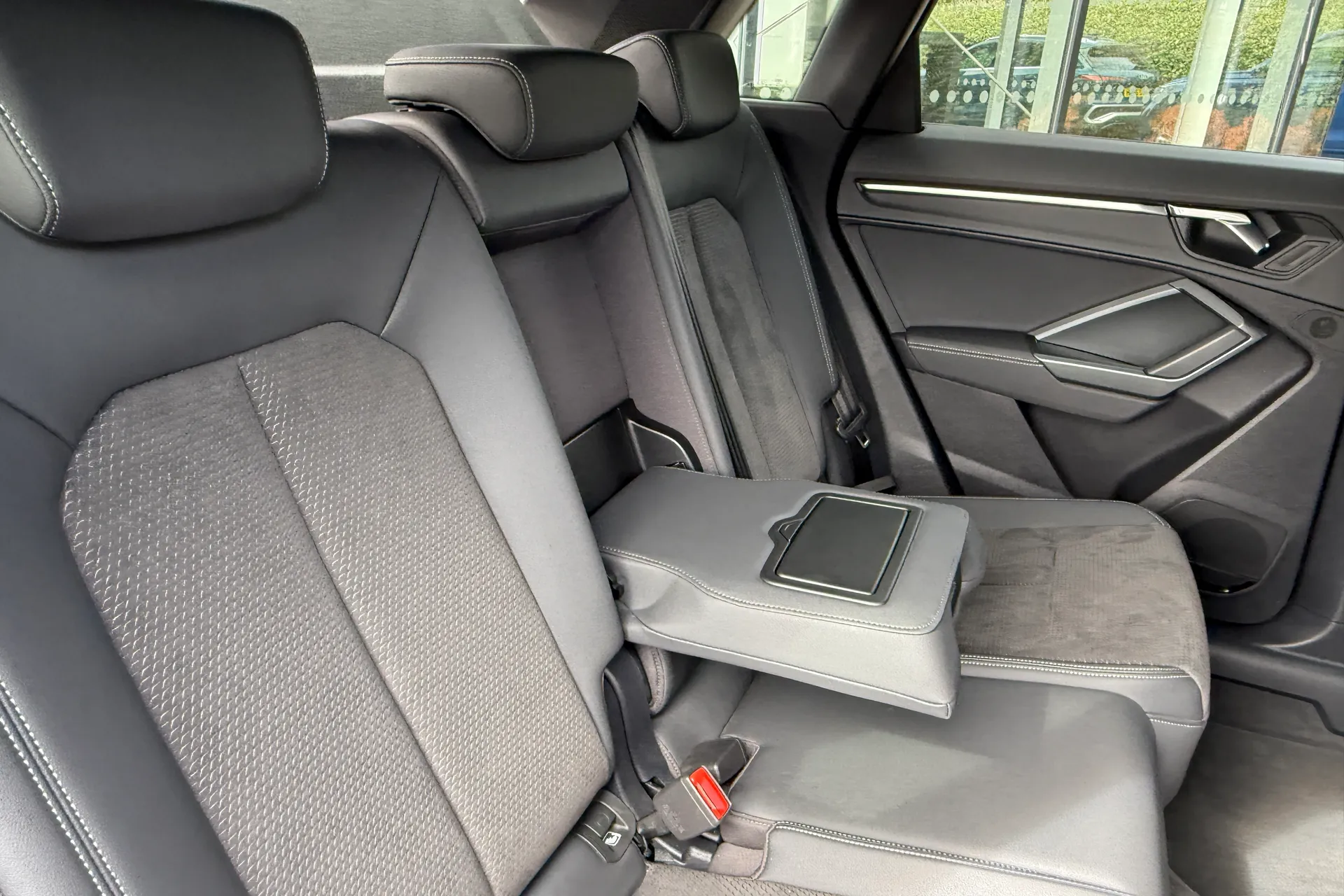 Audi Q3 thumbnail image number 43