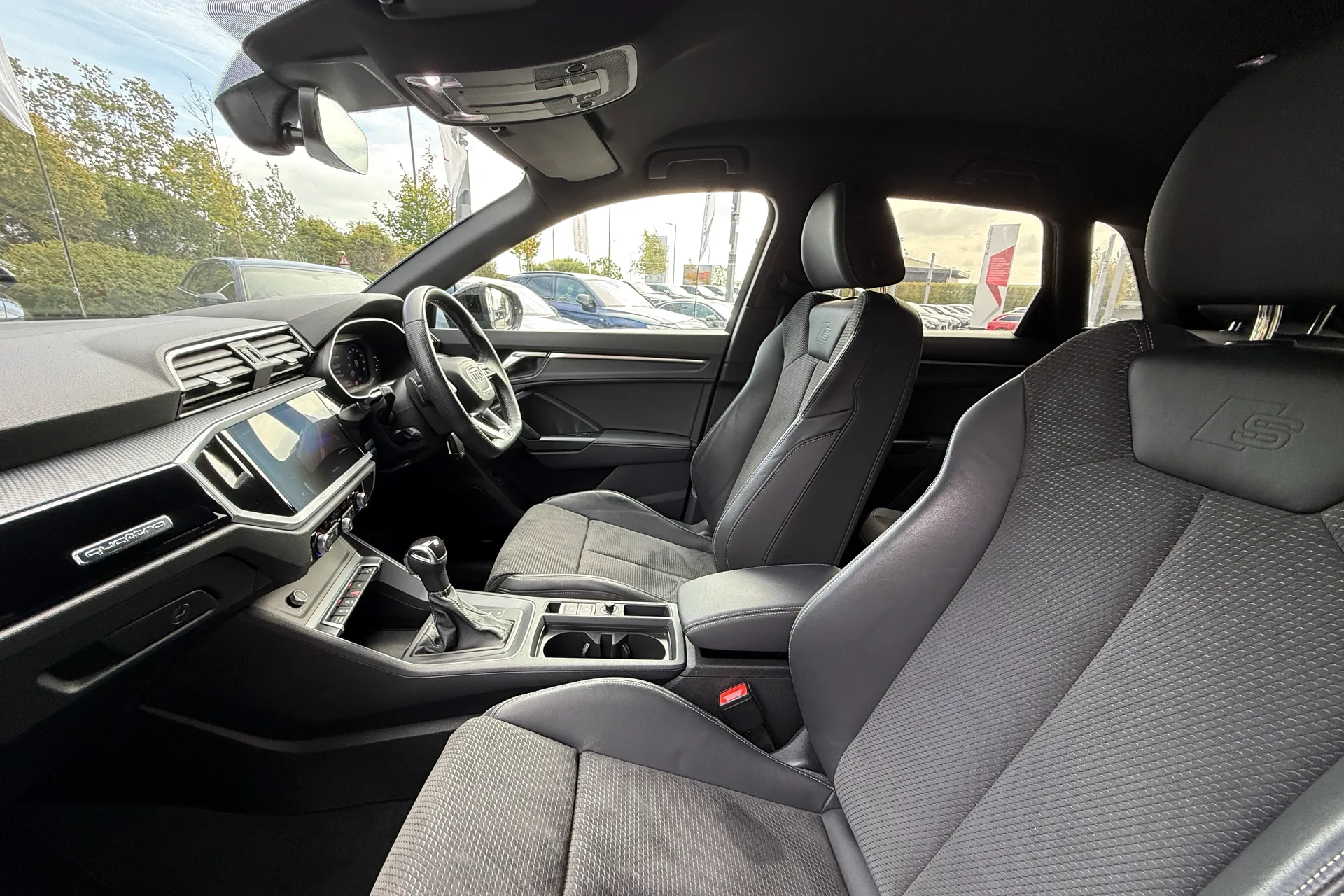Audi Q3 thumbnail image number 33