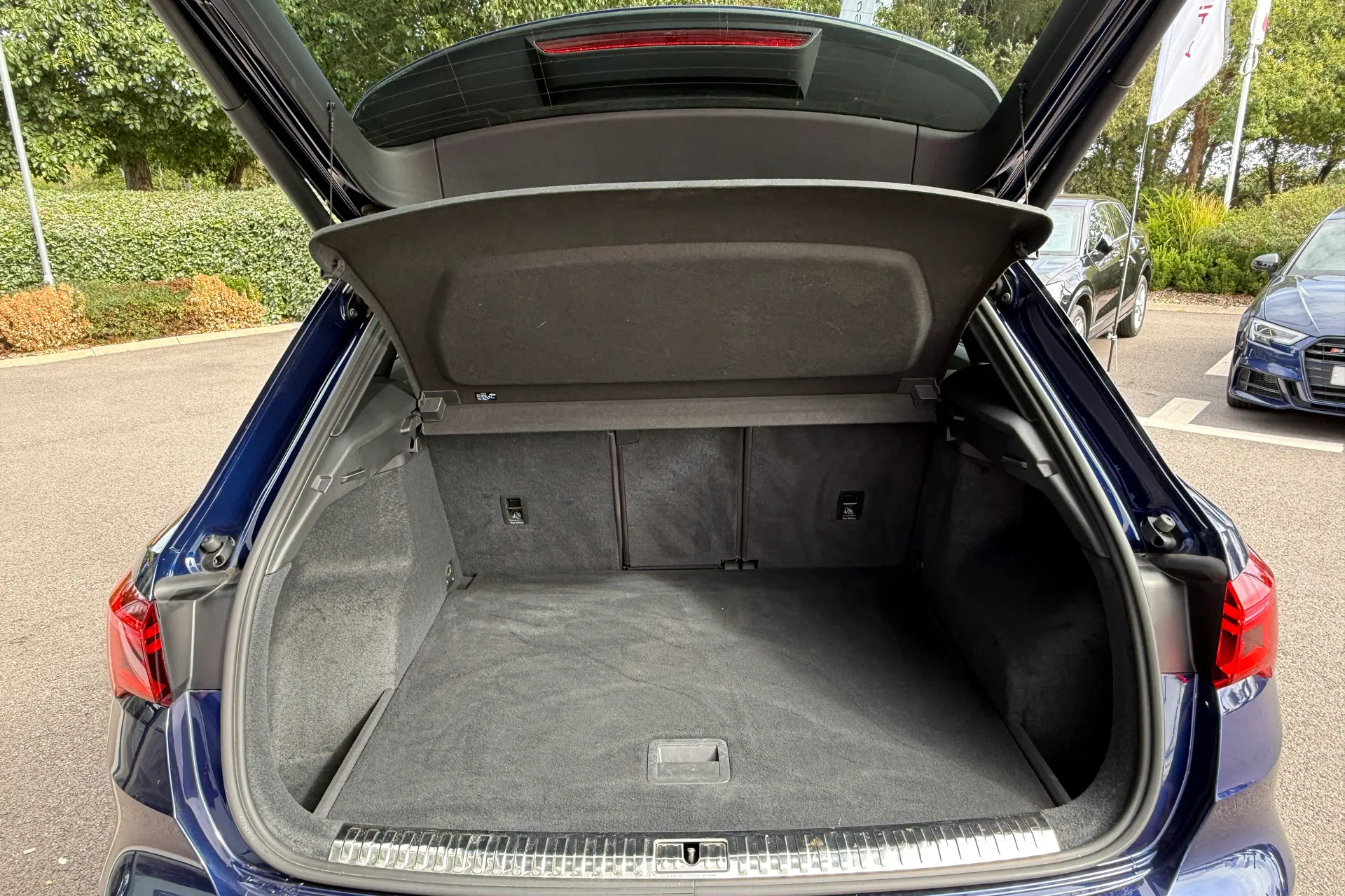 Audi Q3 thumbnail image number 39