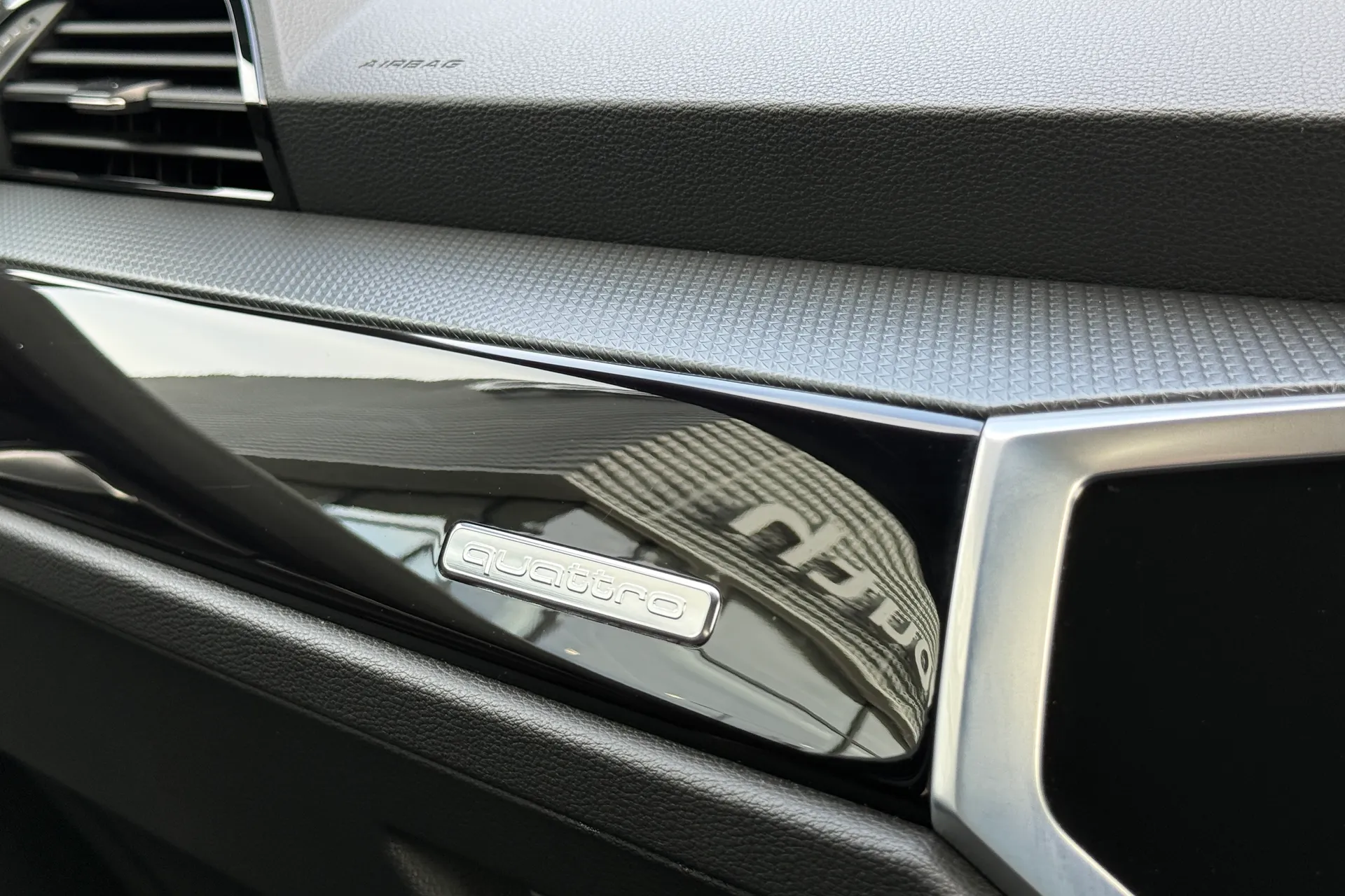 Audi Q3 thumbnail image number 42
