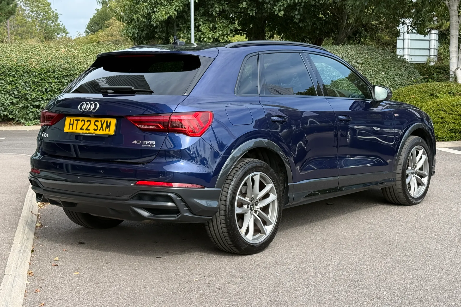 Audi Q3 thumbnail image number 10