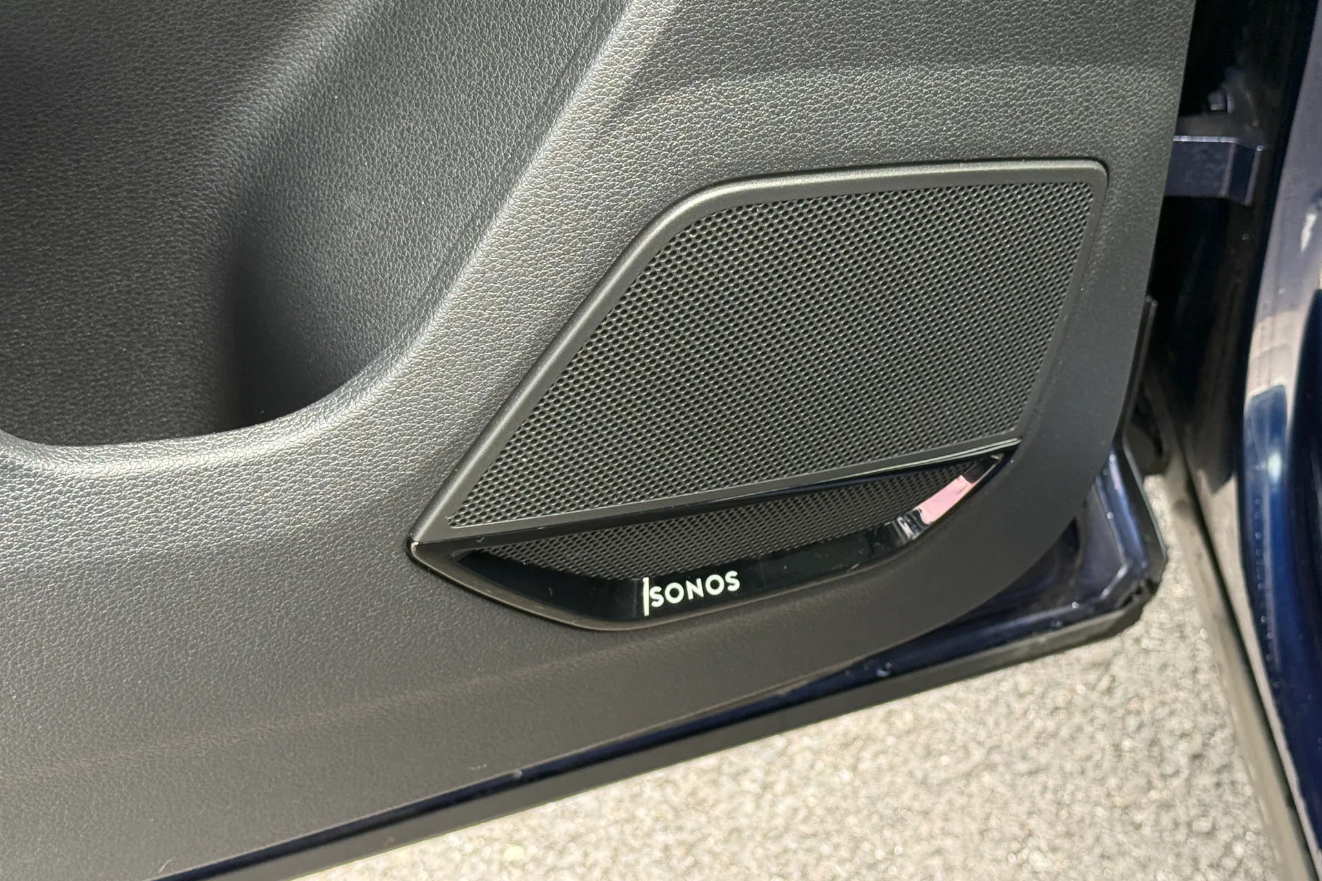 Audi Q3 thumbnail image number 24
