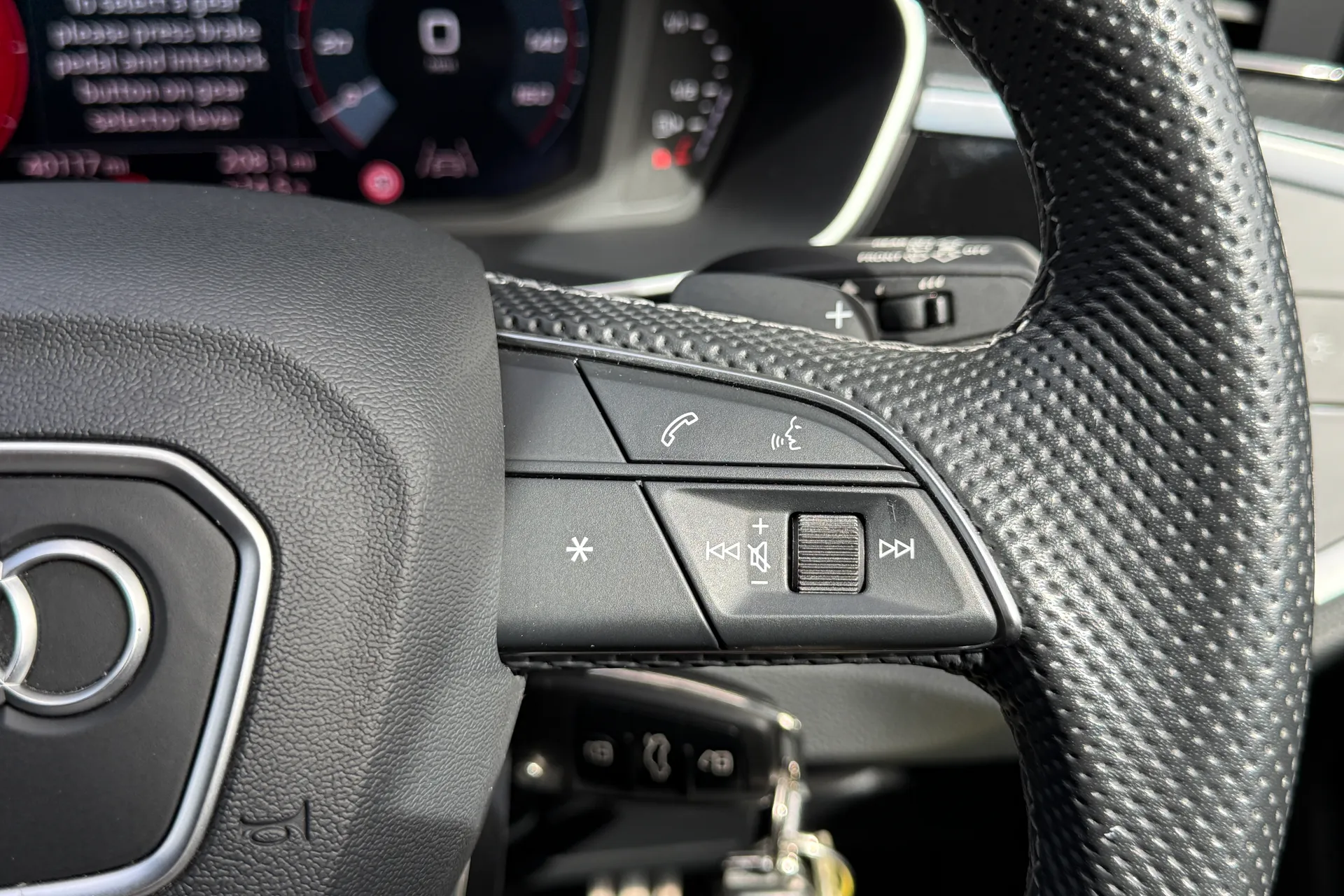 Audi Q3 thumbnail image number 47