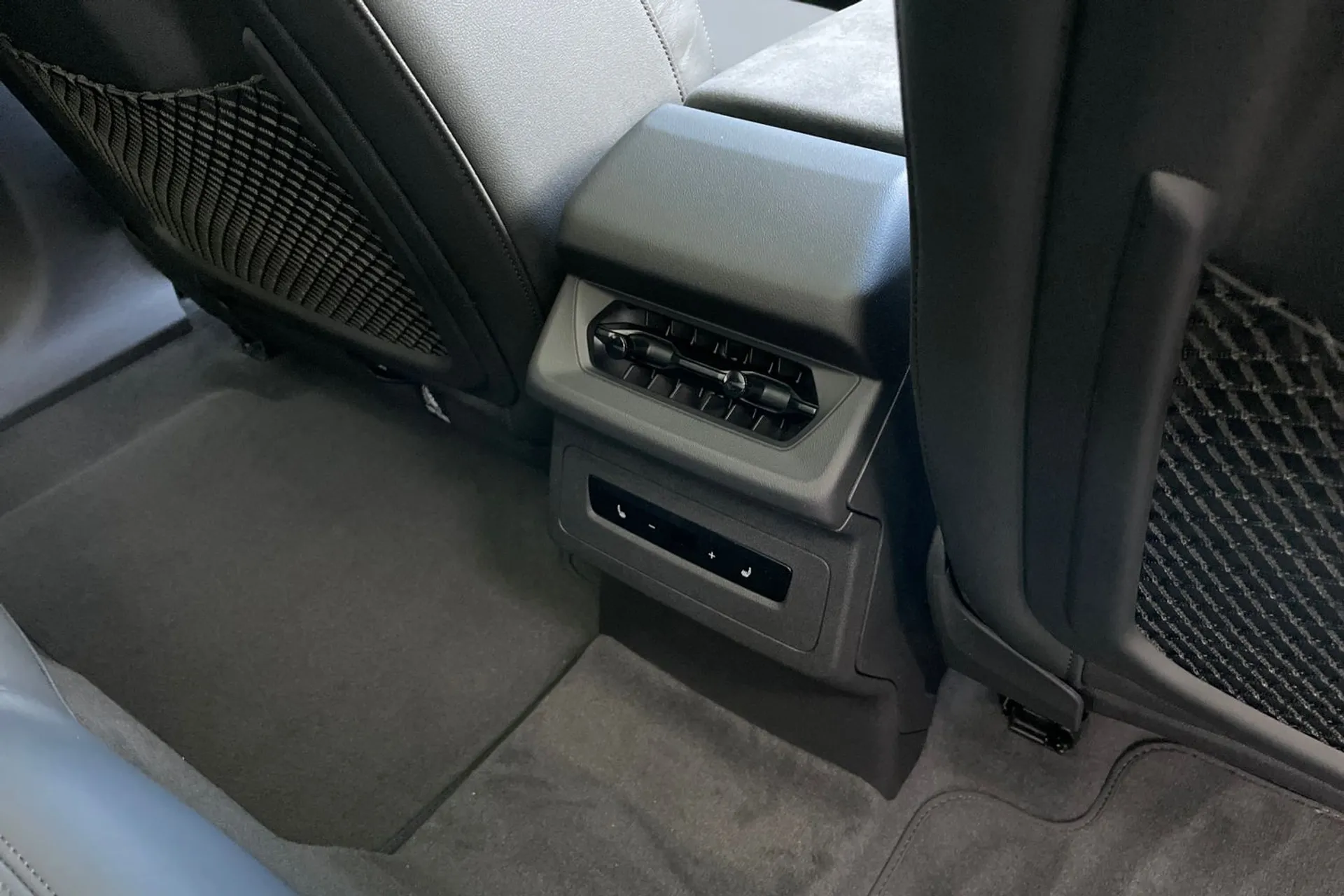 Audi A6 thumbnail image number 45